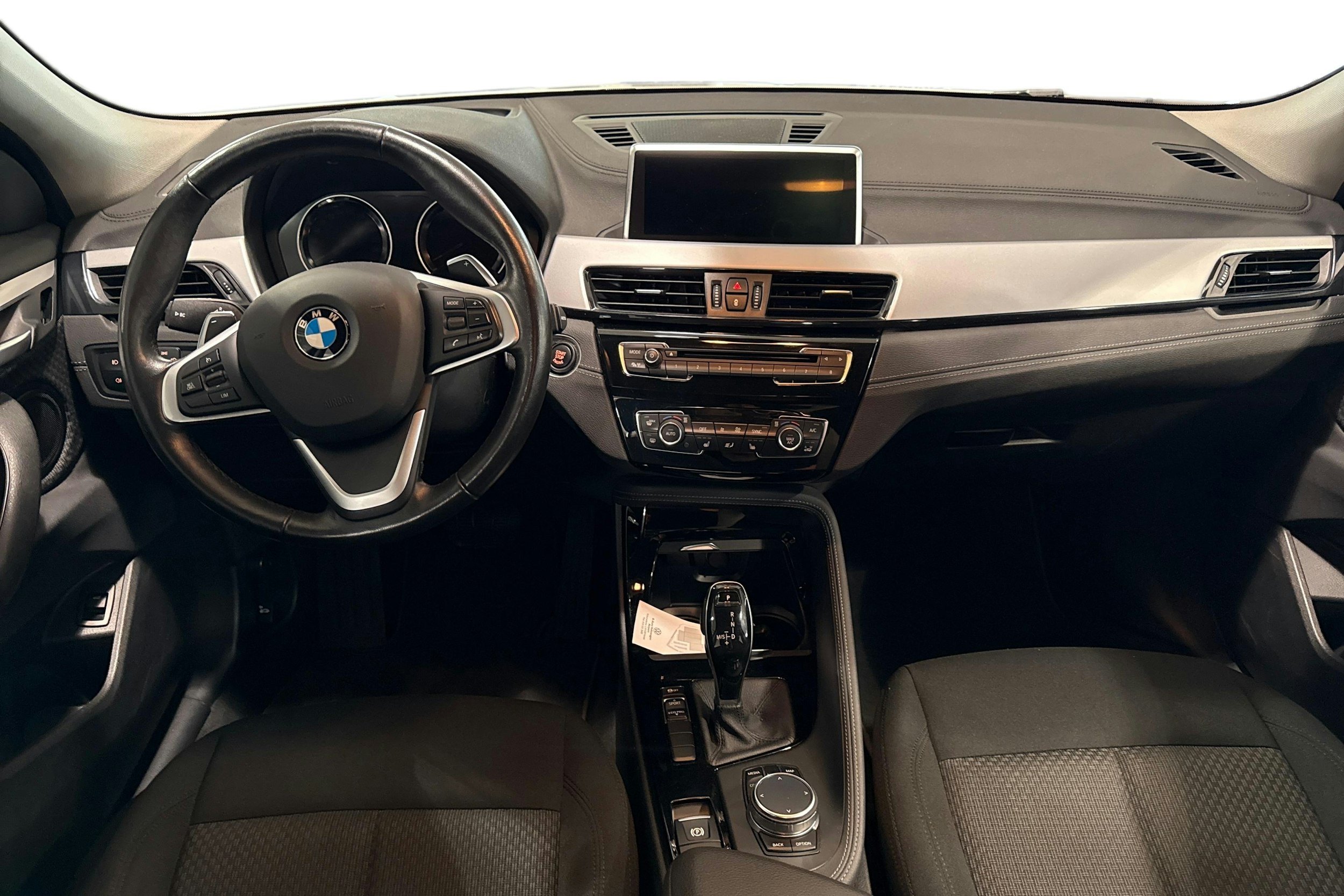 Valkoinen BMW X2 2018 kuva 9.