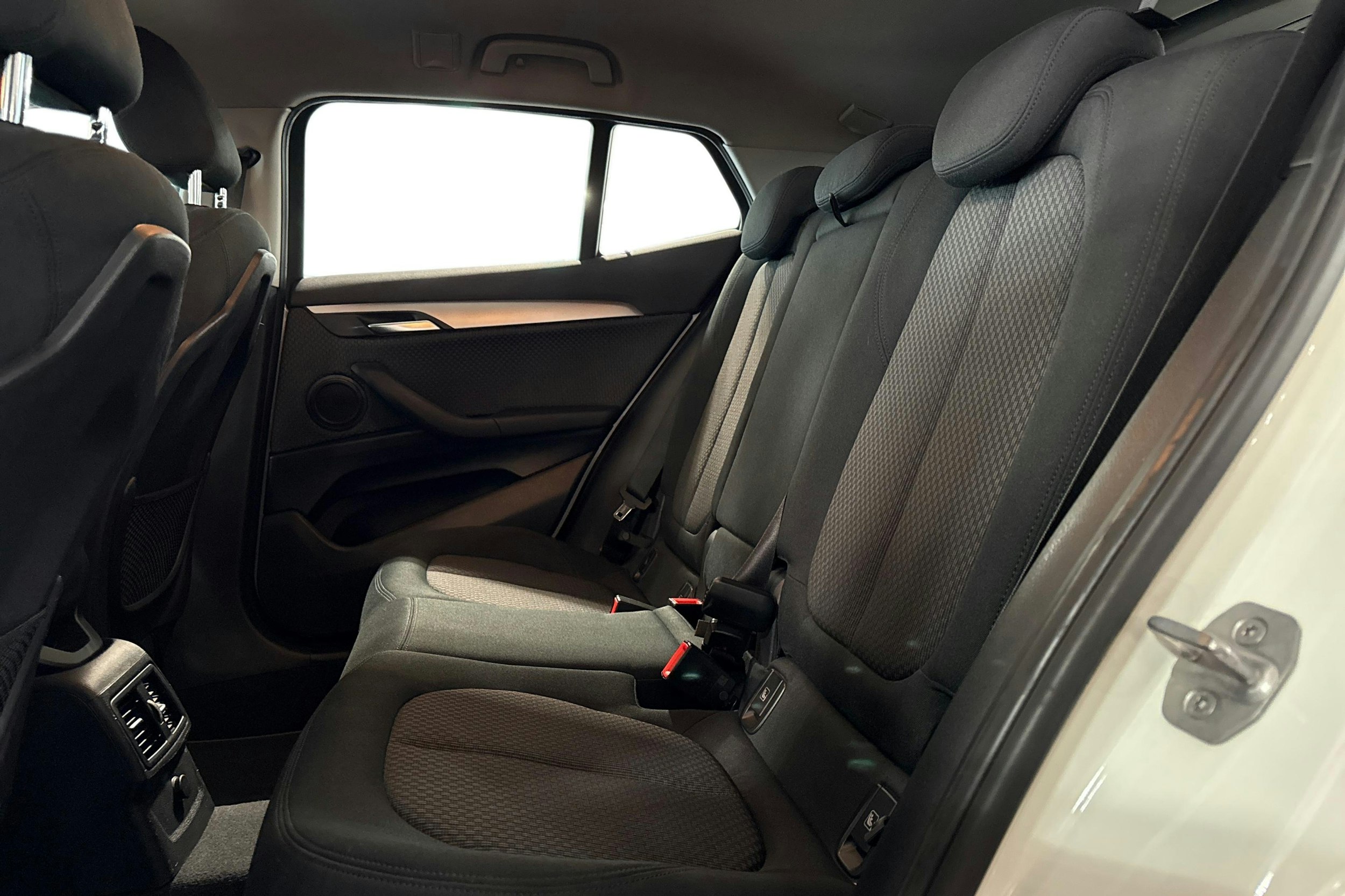 Valkoinen BMW X2 2018 kuva 10.