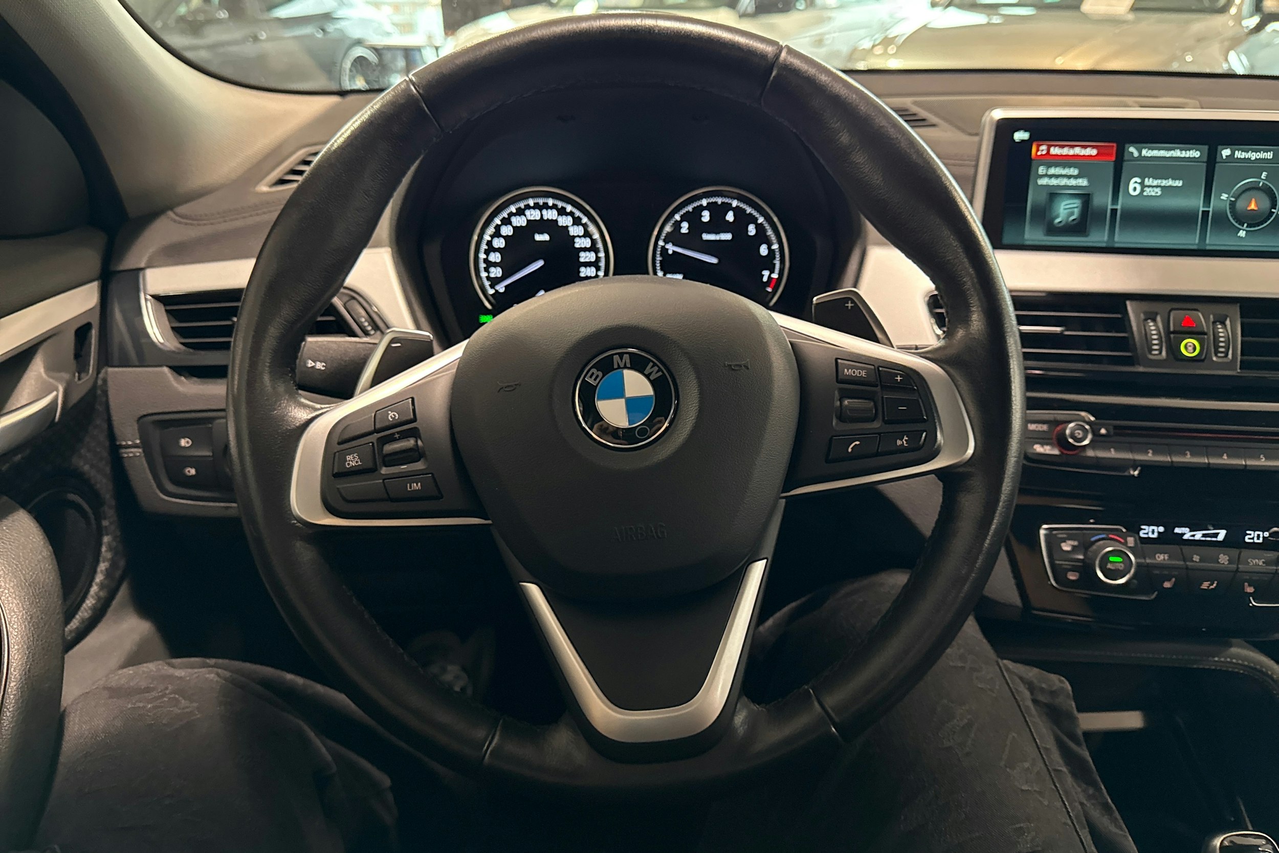 Valkoinen BMW X2 2018 kuva 15.