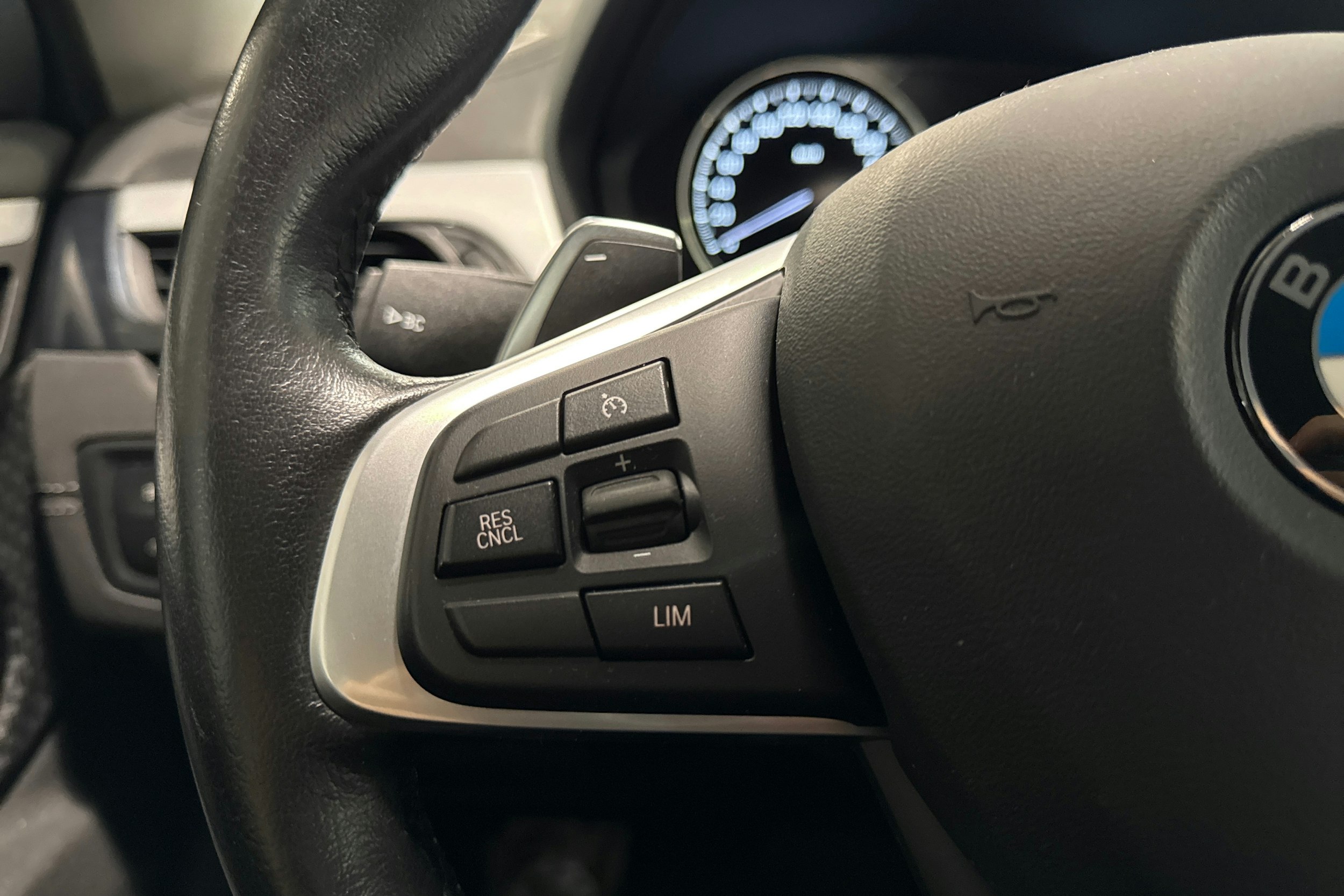 Valkoinen BMW X2 2018 kuva 16.