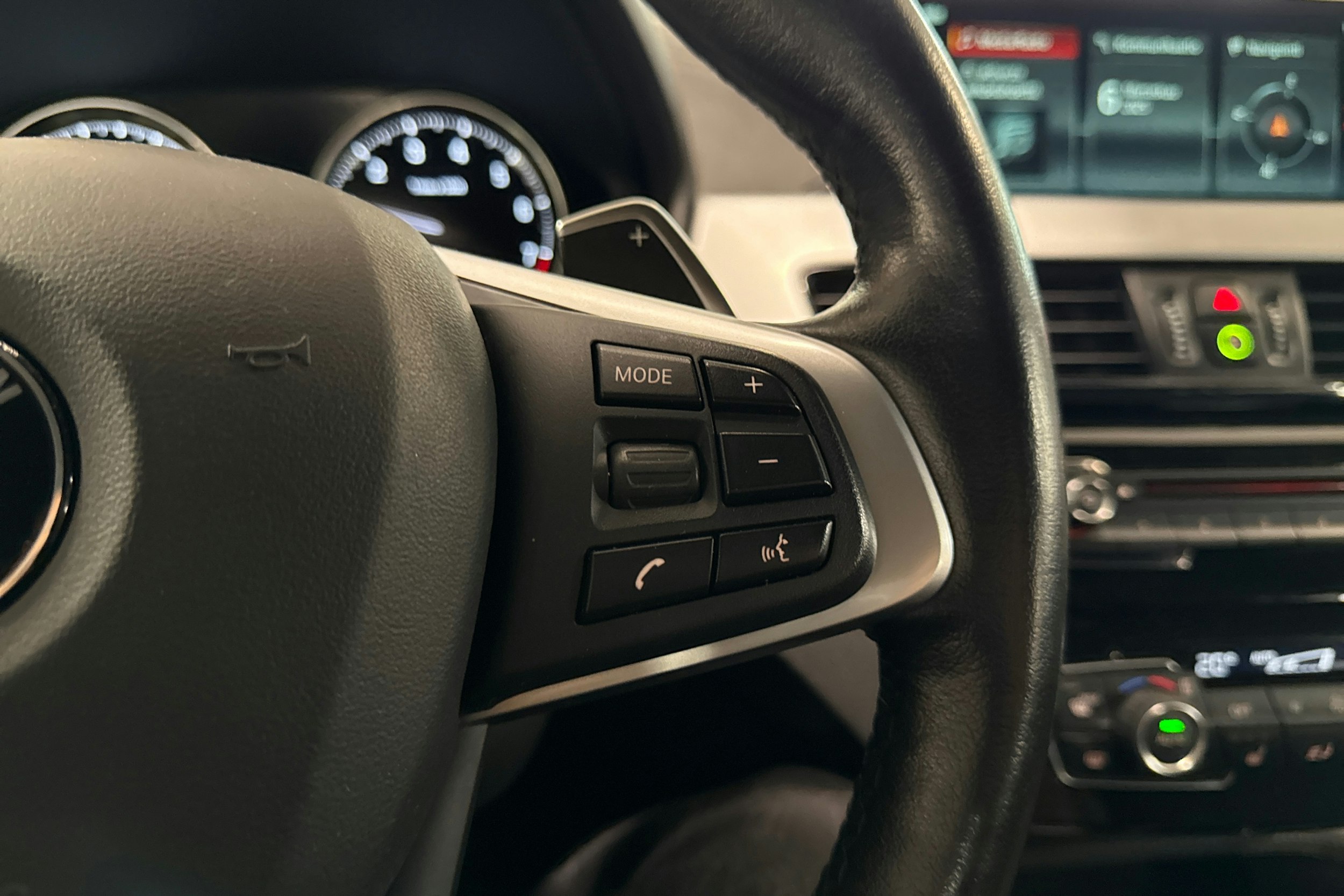 Valkoinen BMW X2 2018 kuva 17.