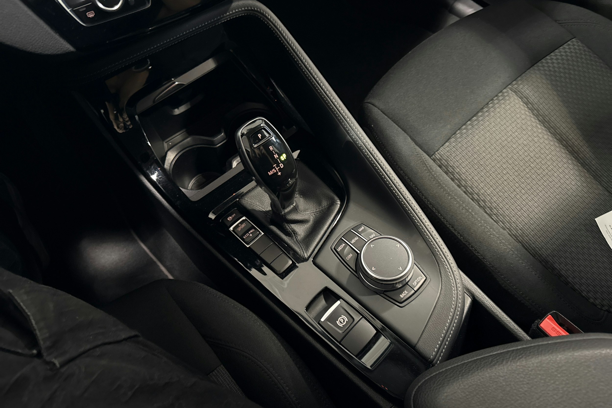 Valkoinen BMW X2 2018 kuva 18.