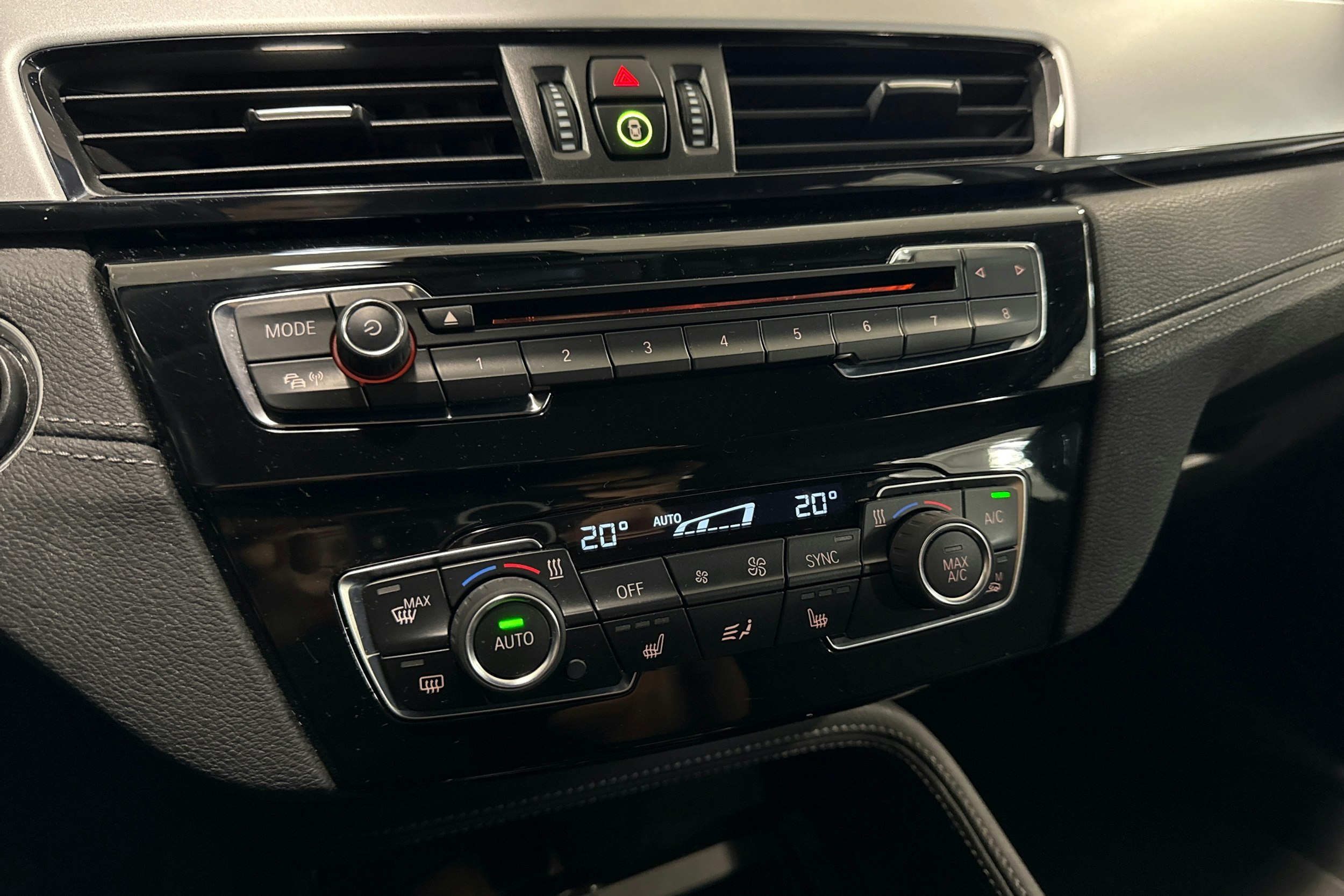 Valkoinen BMW X2 2018 kuva 19.