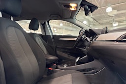 Valkoinen BMW X2 2018 kuva 24.