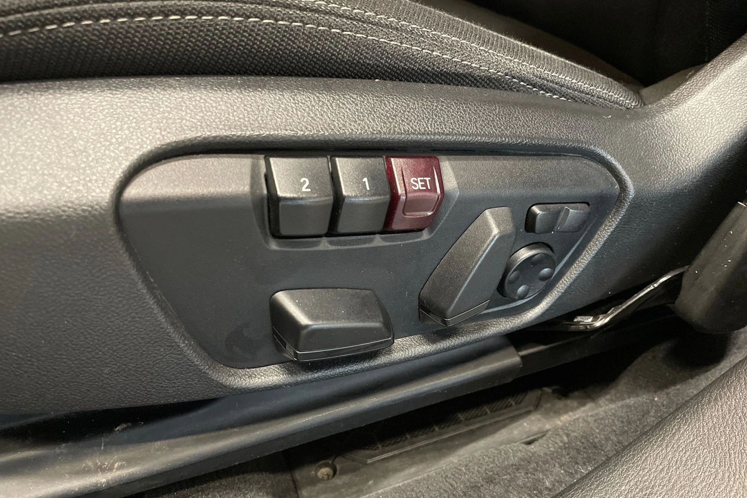 harmaa BMW X2 2019 kuva 11.