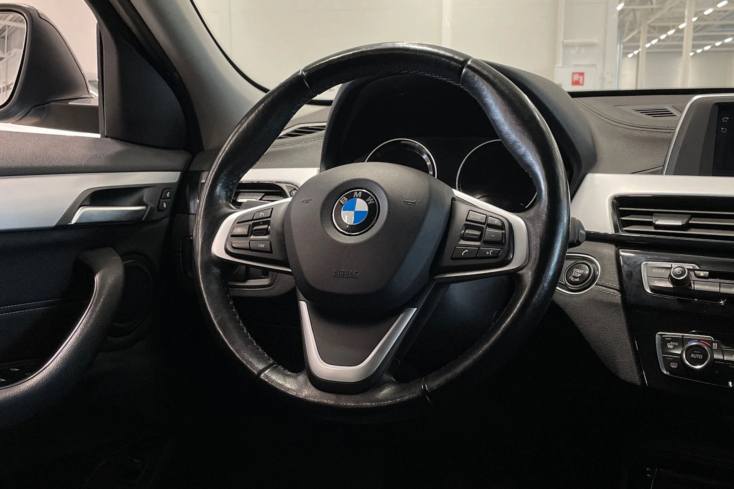 harmaa BMW X2 2019 kuva 13.