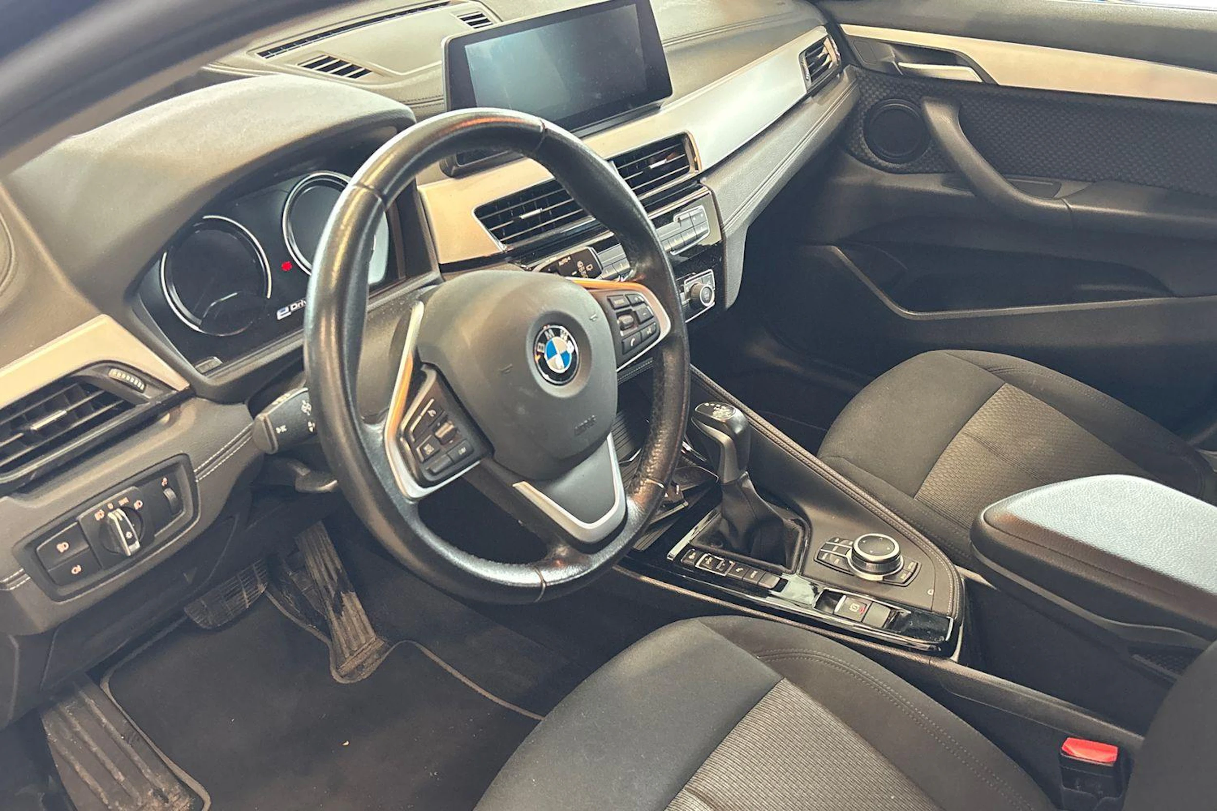 musta BMW X2 2021 kuva 3.