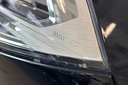 musta BMW X2 2021 kuva 13.
