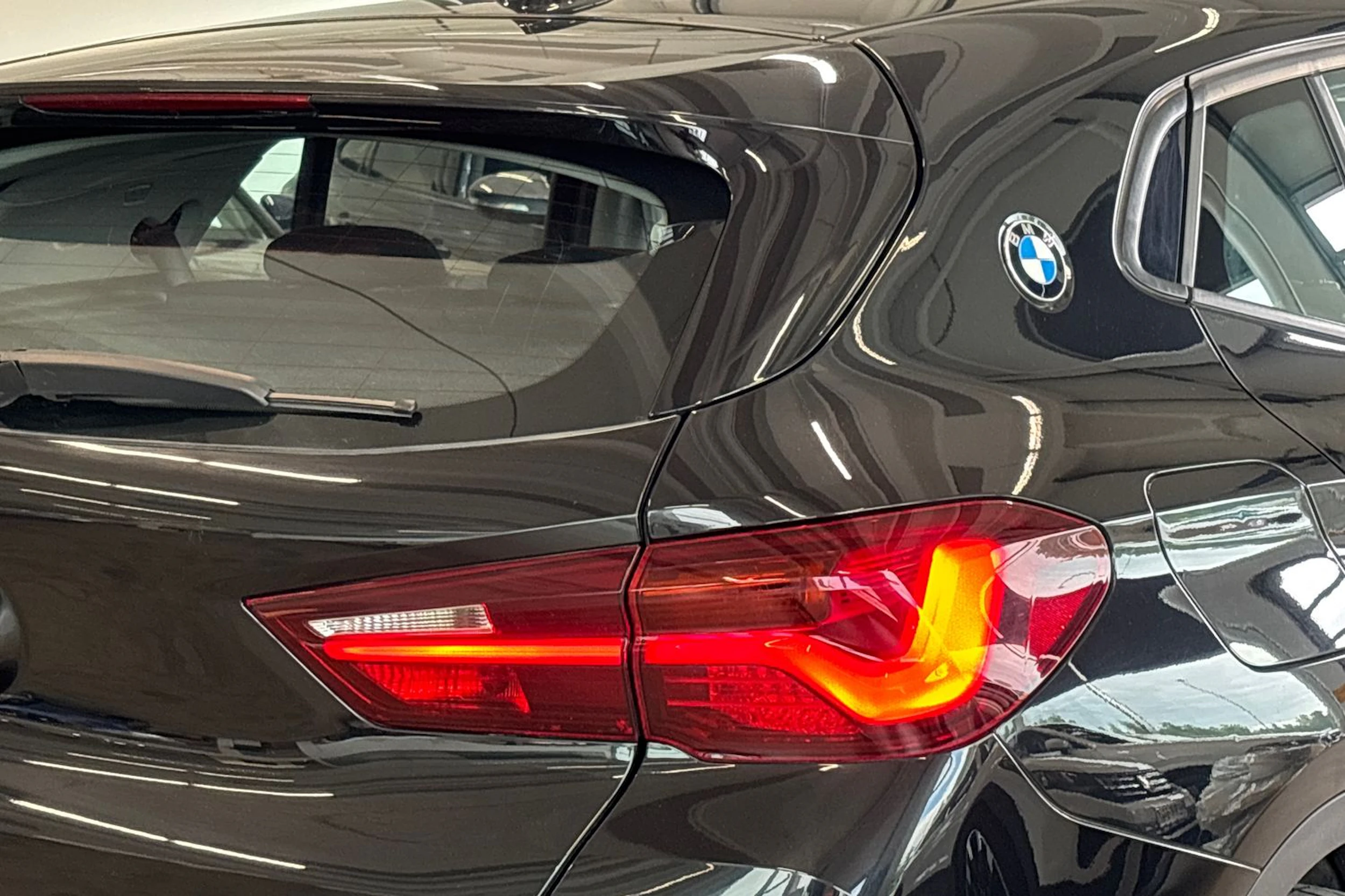 musta BMW X2 2021 kuva 15.