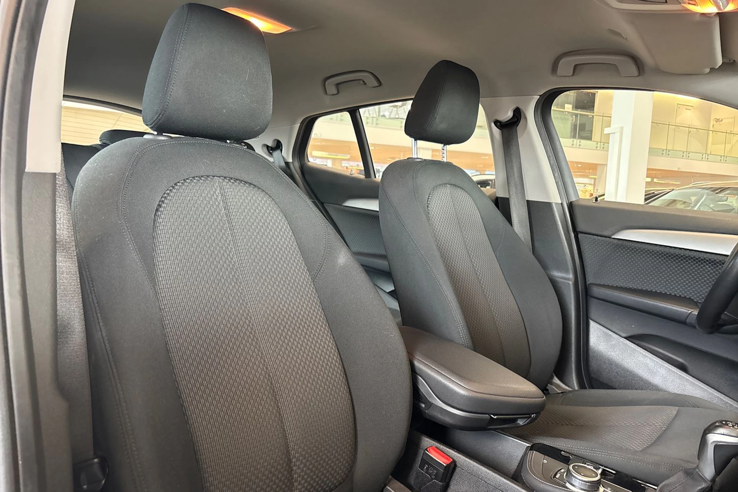 musta BMW X2 2021 kuva 20.