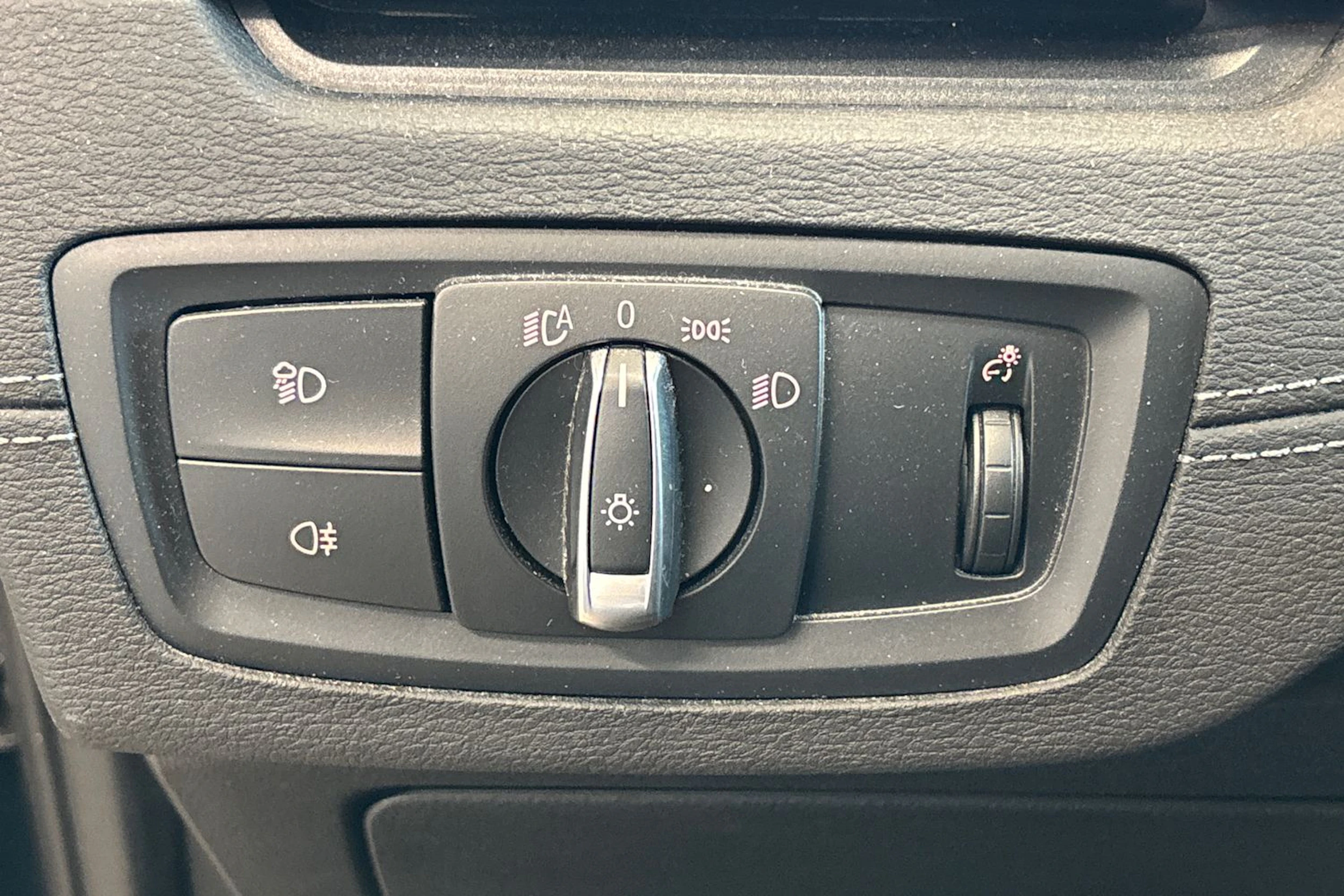 musta BMW X2 2021 kuva 23.