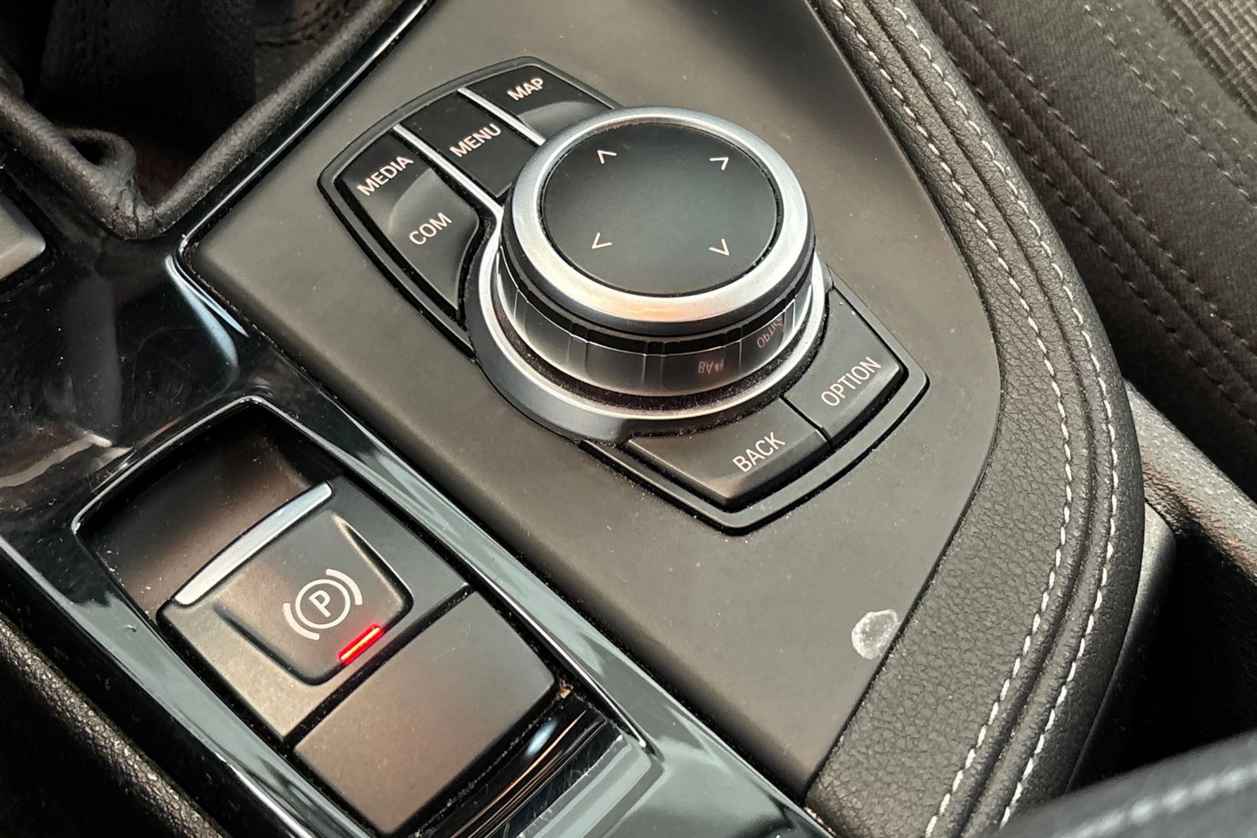 musta BMW X2 2021 kuva 26.