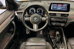 keltainen BMW X2 2021 kuva 7.