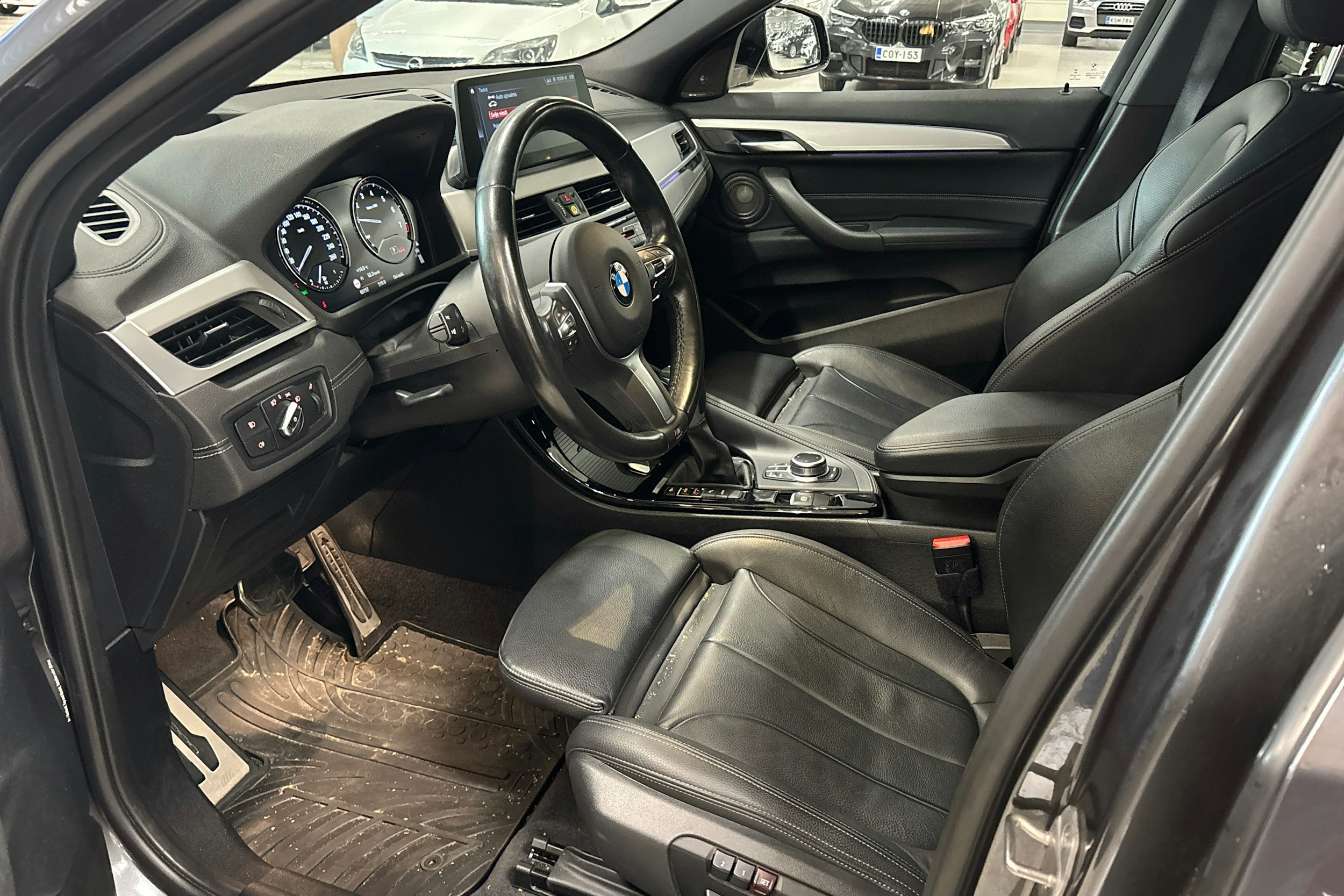 harmaa BMW X2 2021 kuva 3.