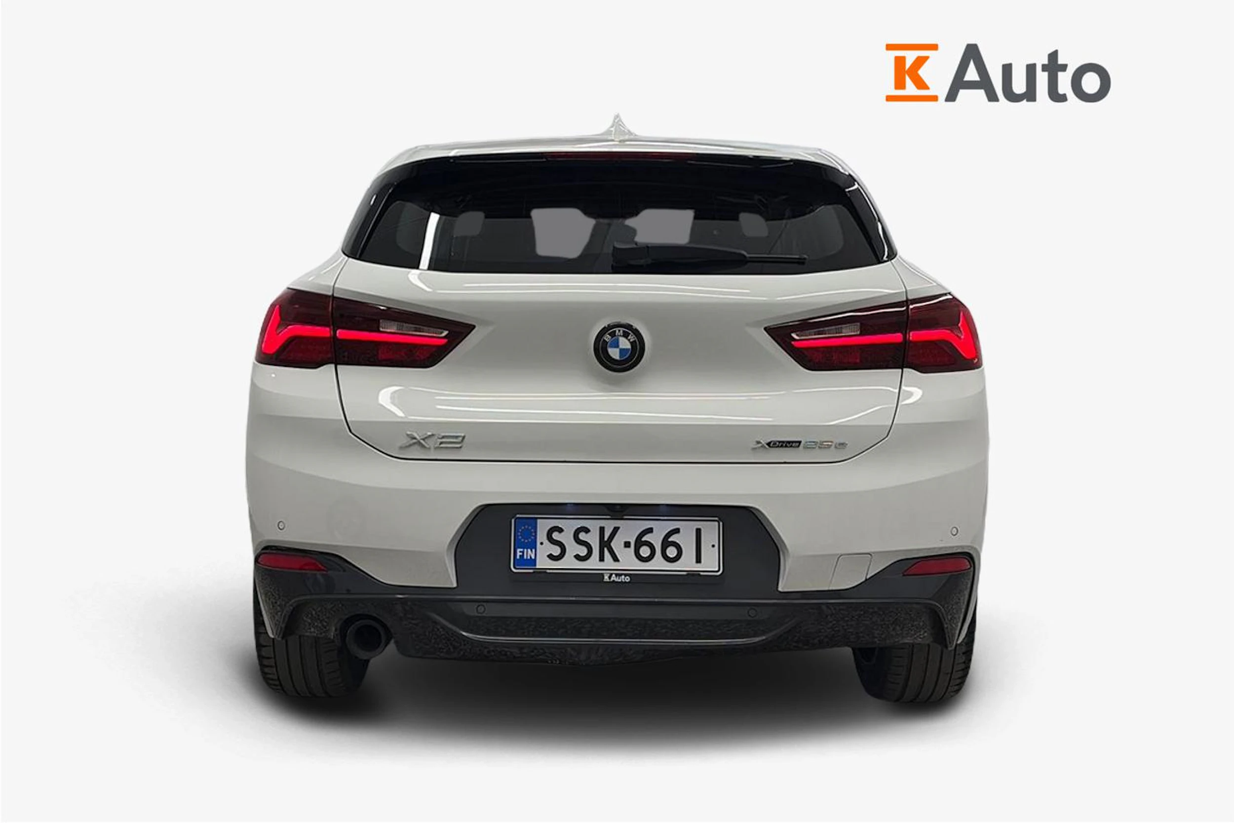 Valkoinen BMW X2 2022 kuva 4.