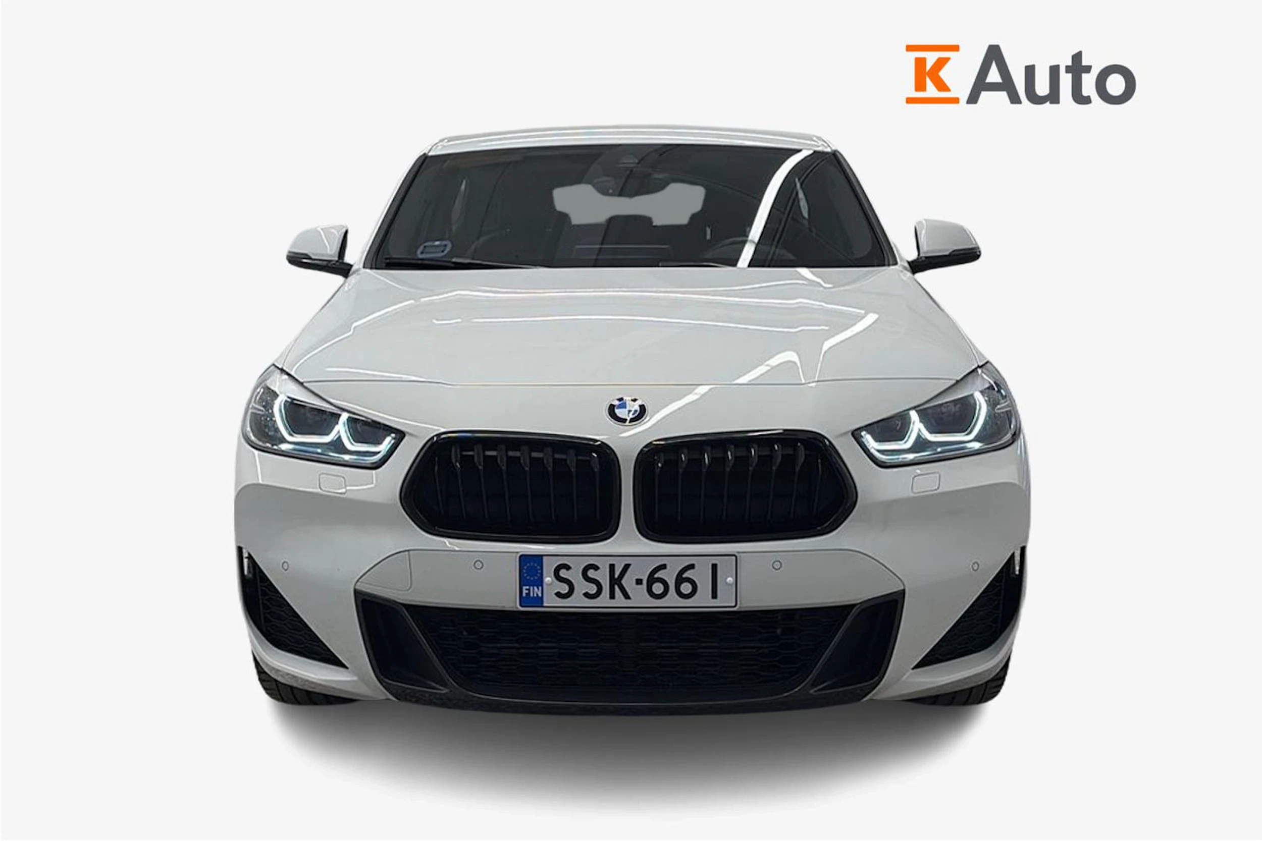 Valkoinen BMW X2 2022 kuva 5.