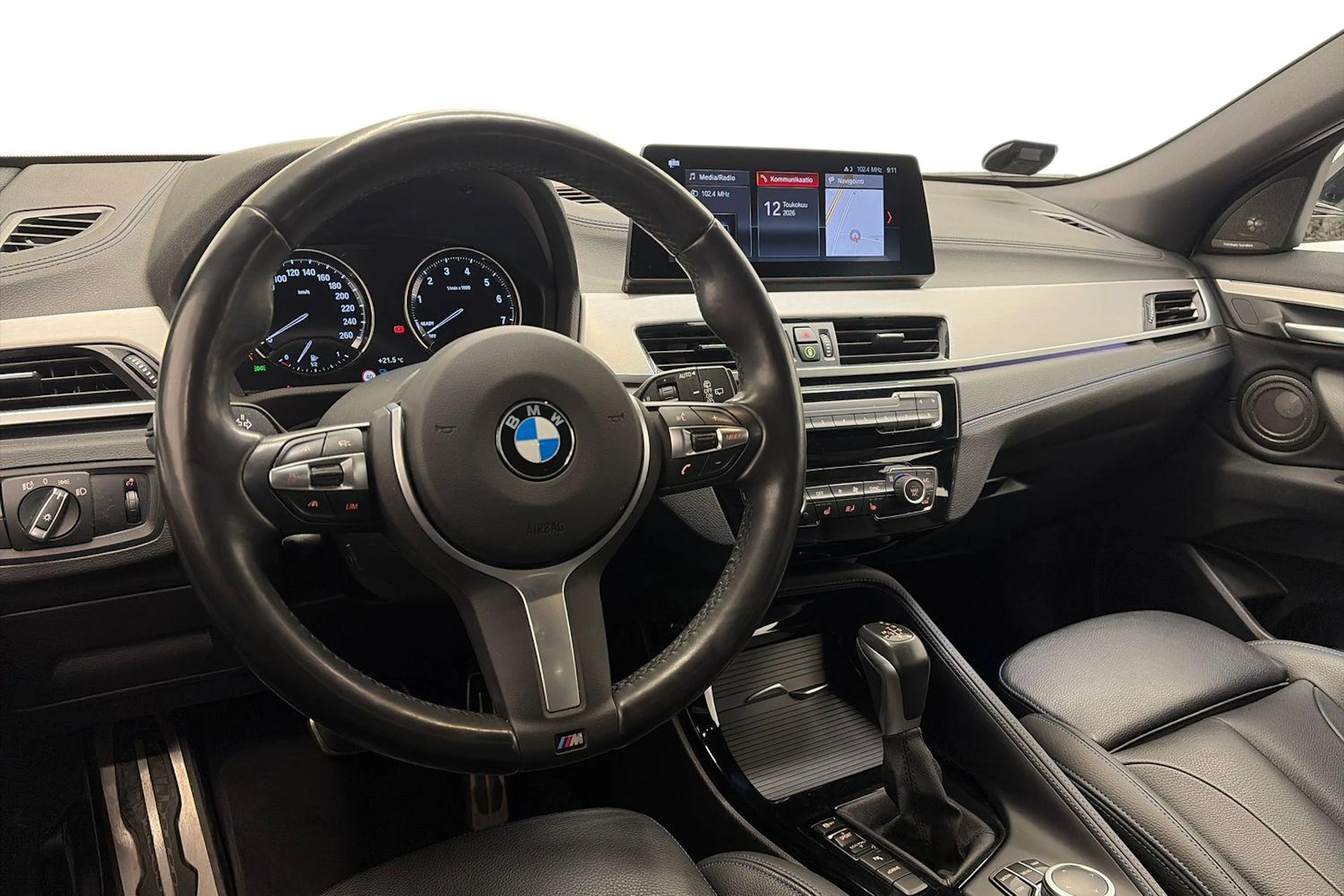 Valkoinen BMW X2 2022 kuva 8.