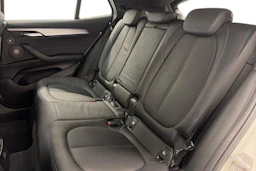 Valkoinen BMW X2 2022 kuva 11.