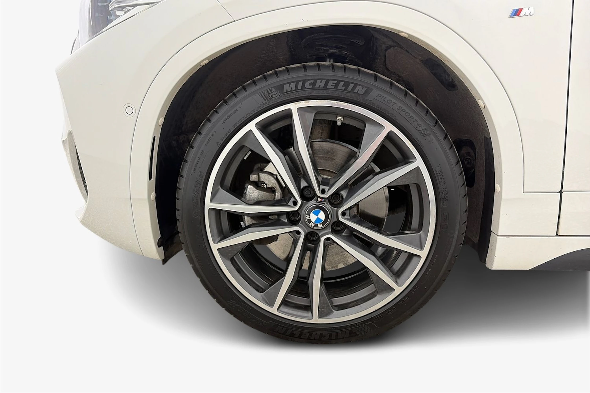 Valkoinen BMW X2 2022 kuva 12.