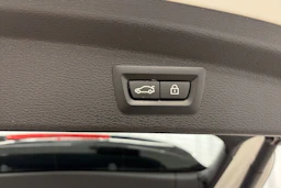Valkoinen BMW X2 2022 kuva 16.