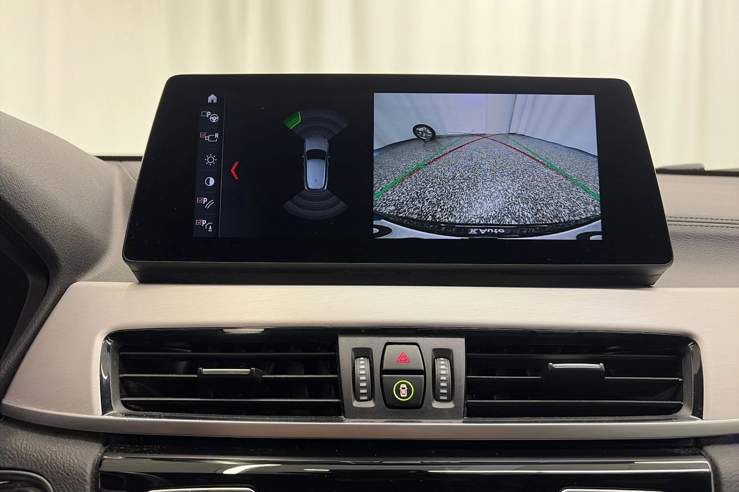 Valkoinen BMW X2 2022 kuva 26.
