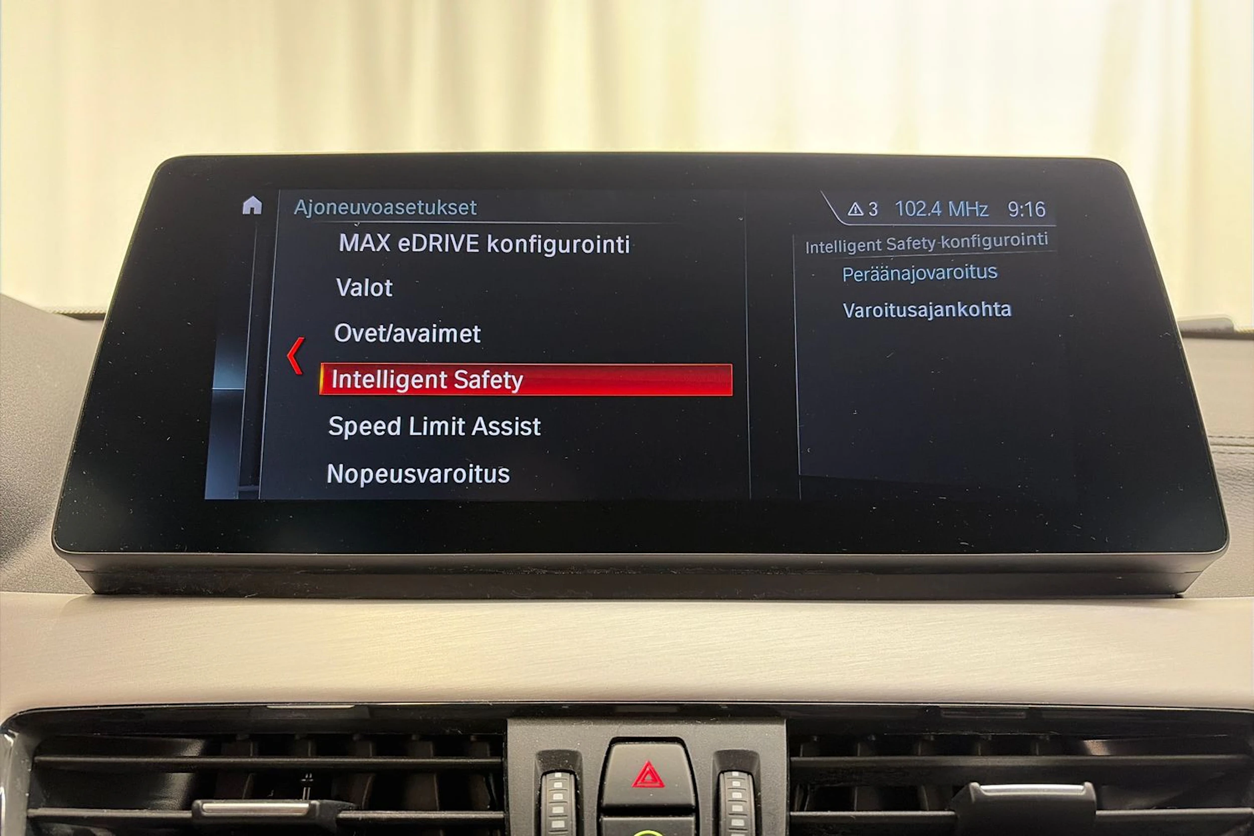 Valkoinen BMW X2 2022 kuva 27.
