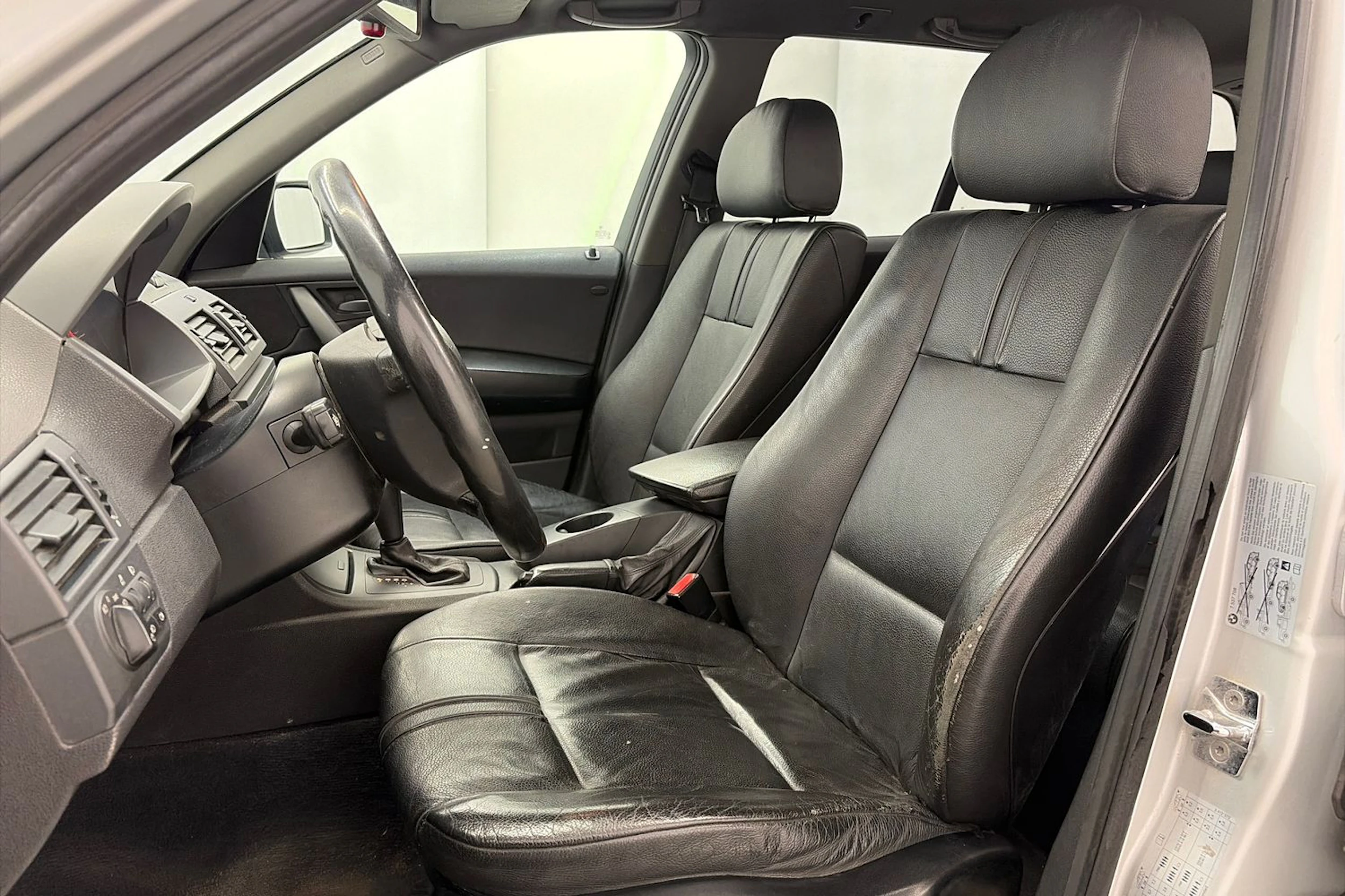 Harmaa BMW X3 2004 kuva 12.