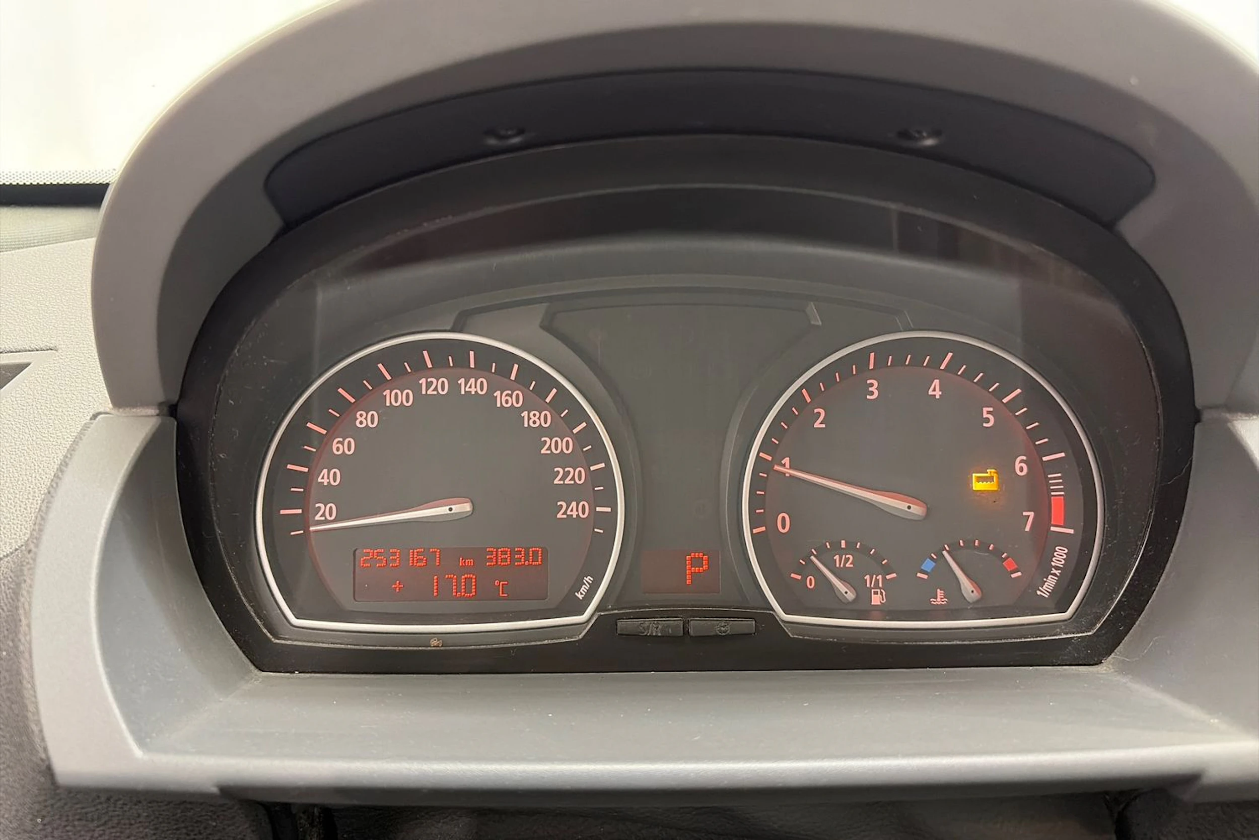 Harmaa BMW X3 2004 kuva 15.