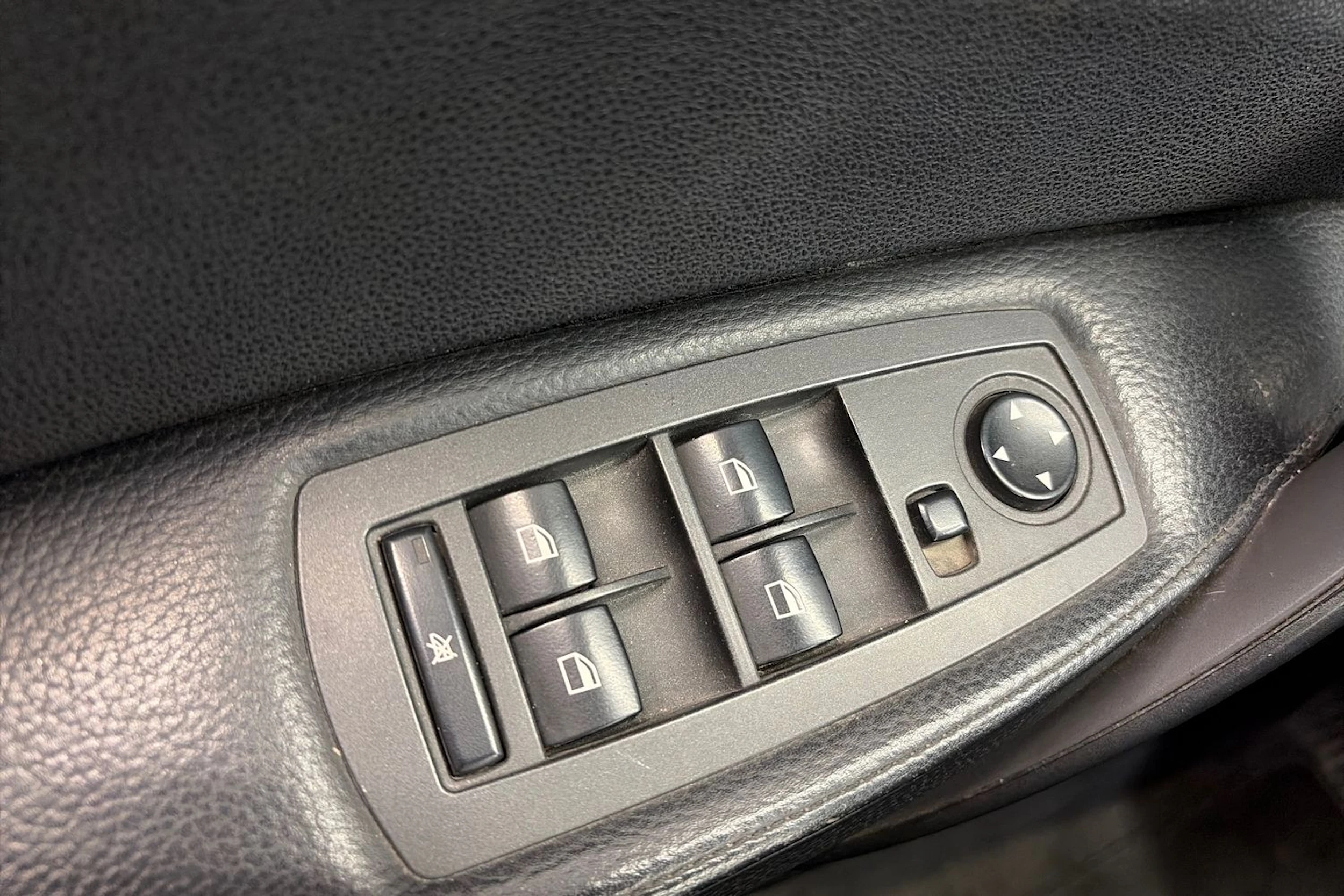 Harmaa BMW X3 2004 kuva 21.