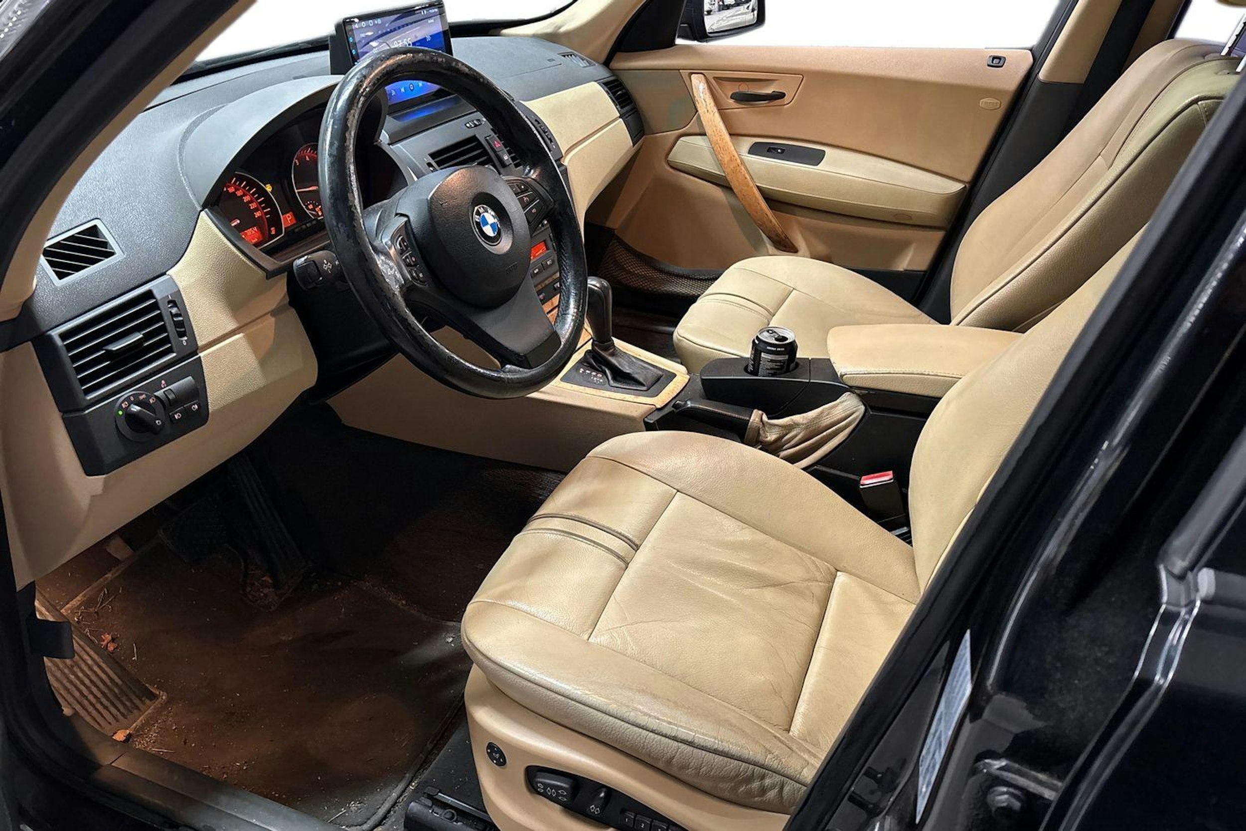 musta BMW X3 2004 kuva 3.