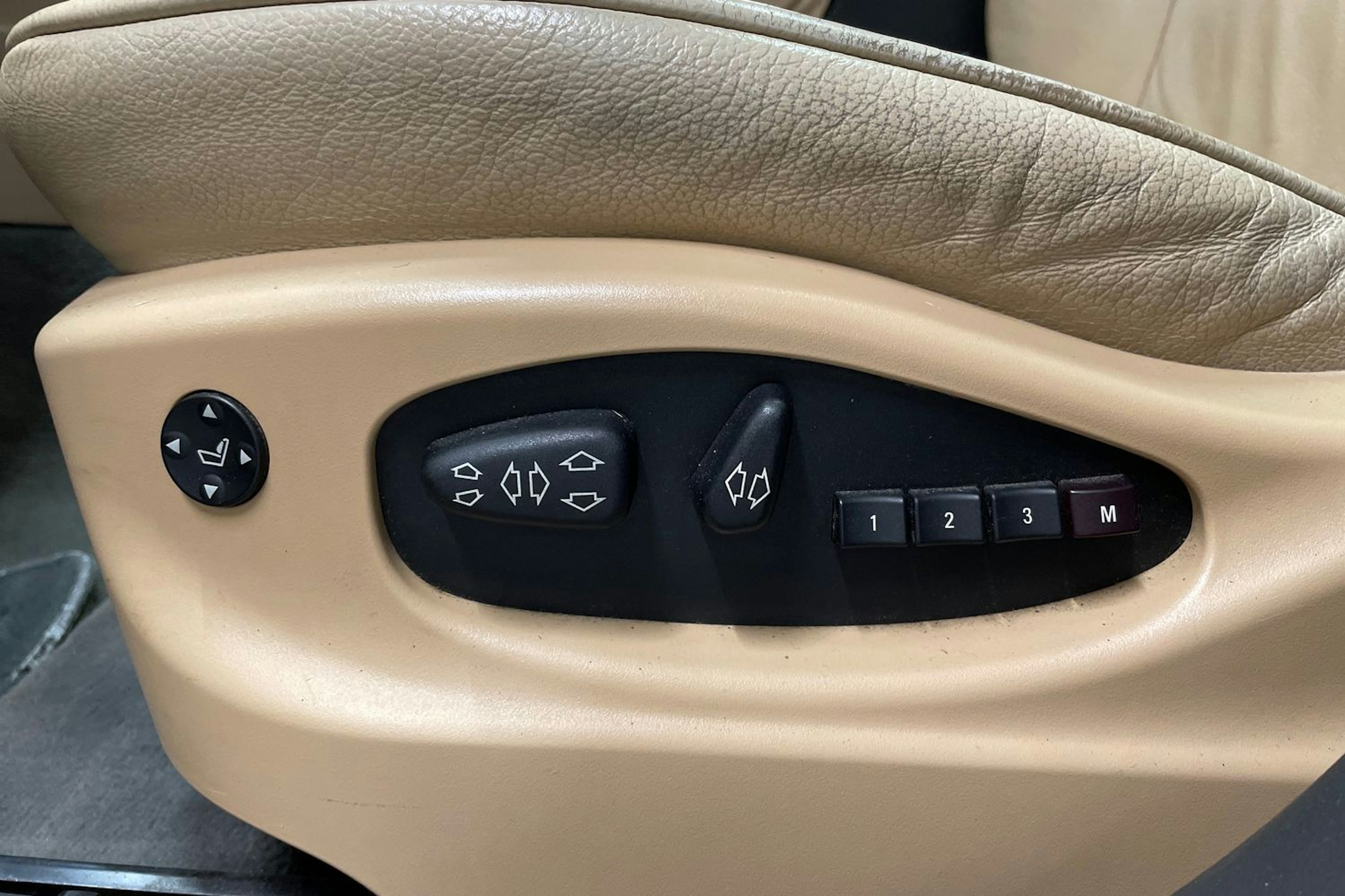 musta BMW X3 2004 kuva 22.