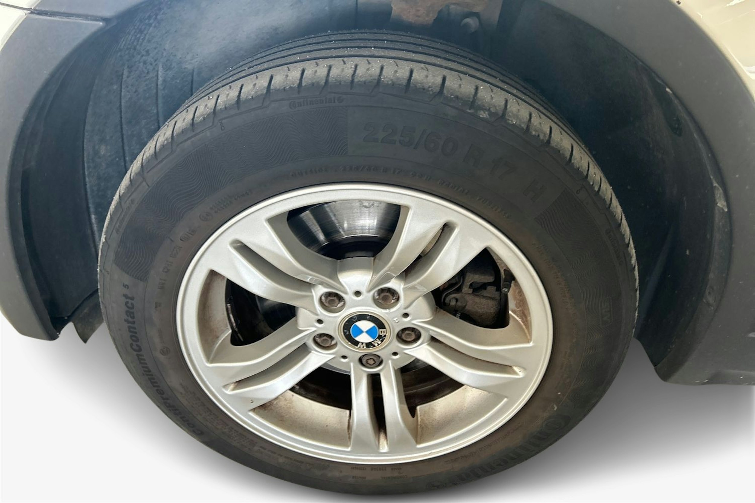 valkoinen BMW X3 2010 kuva 11.