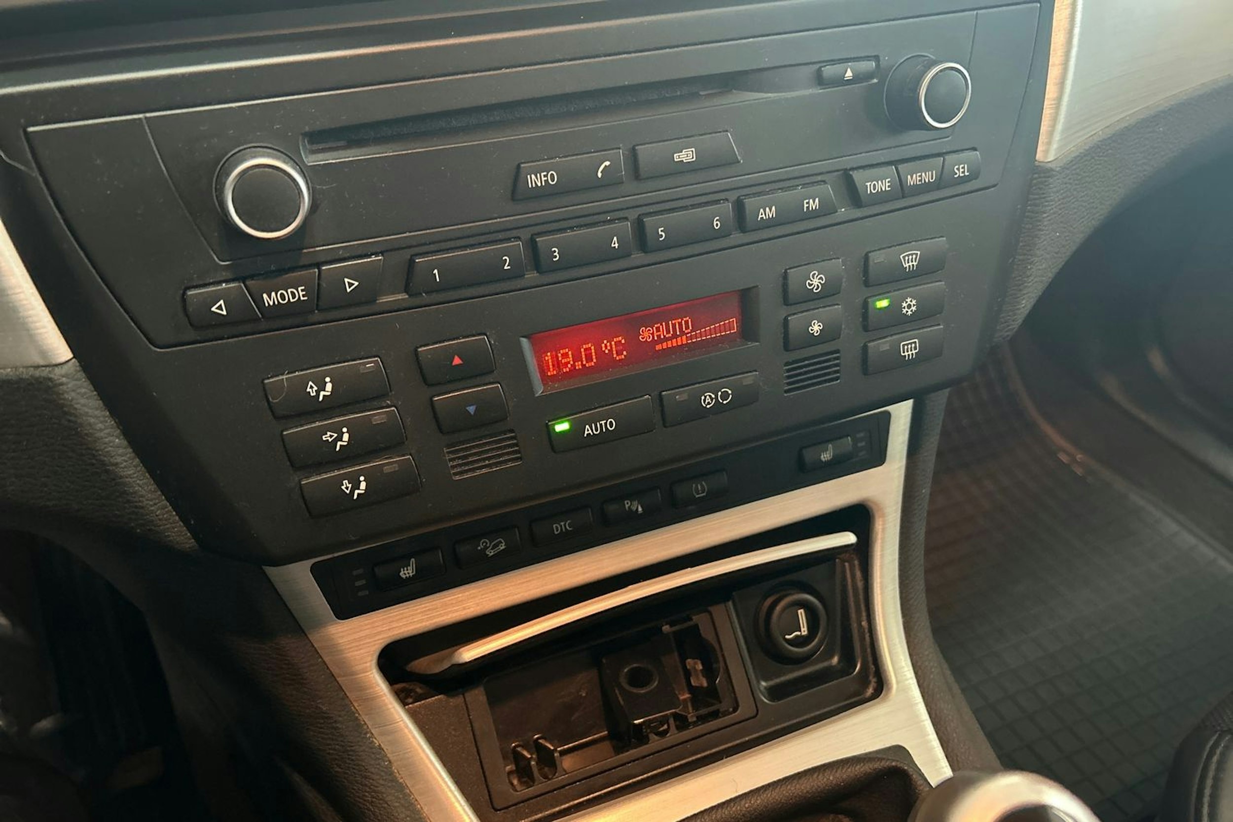 valkoinen BMW X3 2010 kuva 20.