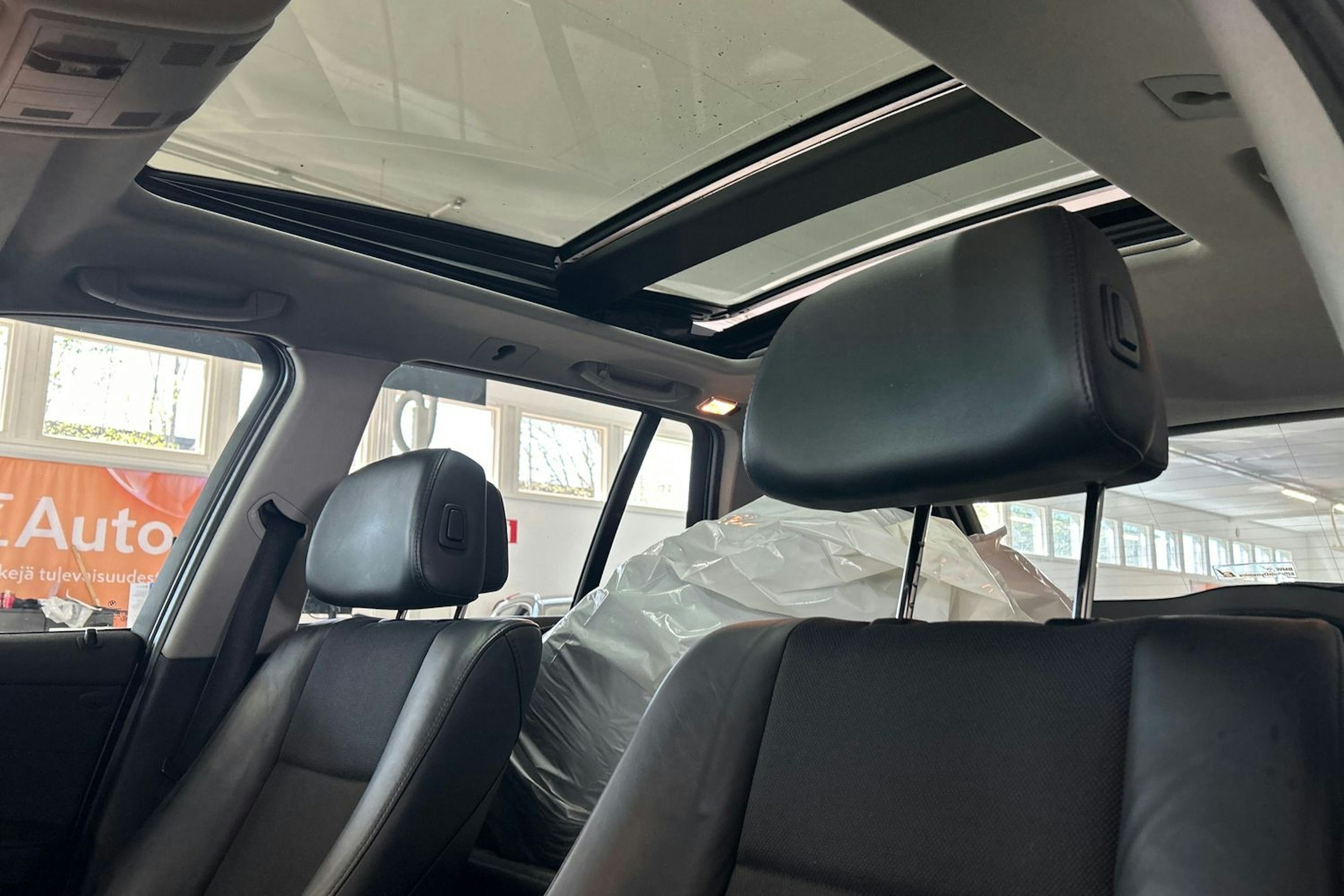 valkoinen BMW X3 2010 kuva 21.