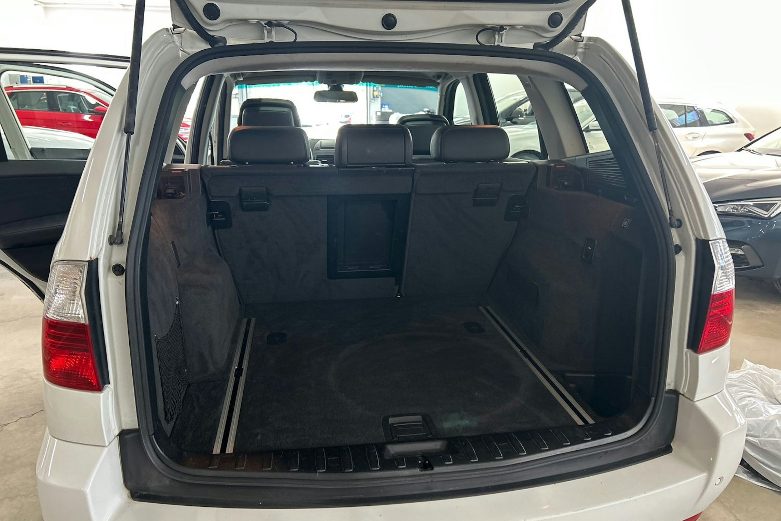 valkoinen BMW X3 2010 kuva 23.