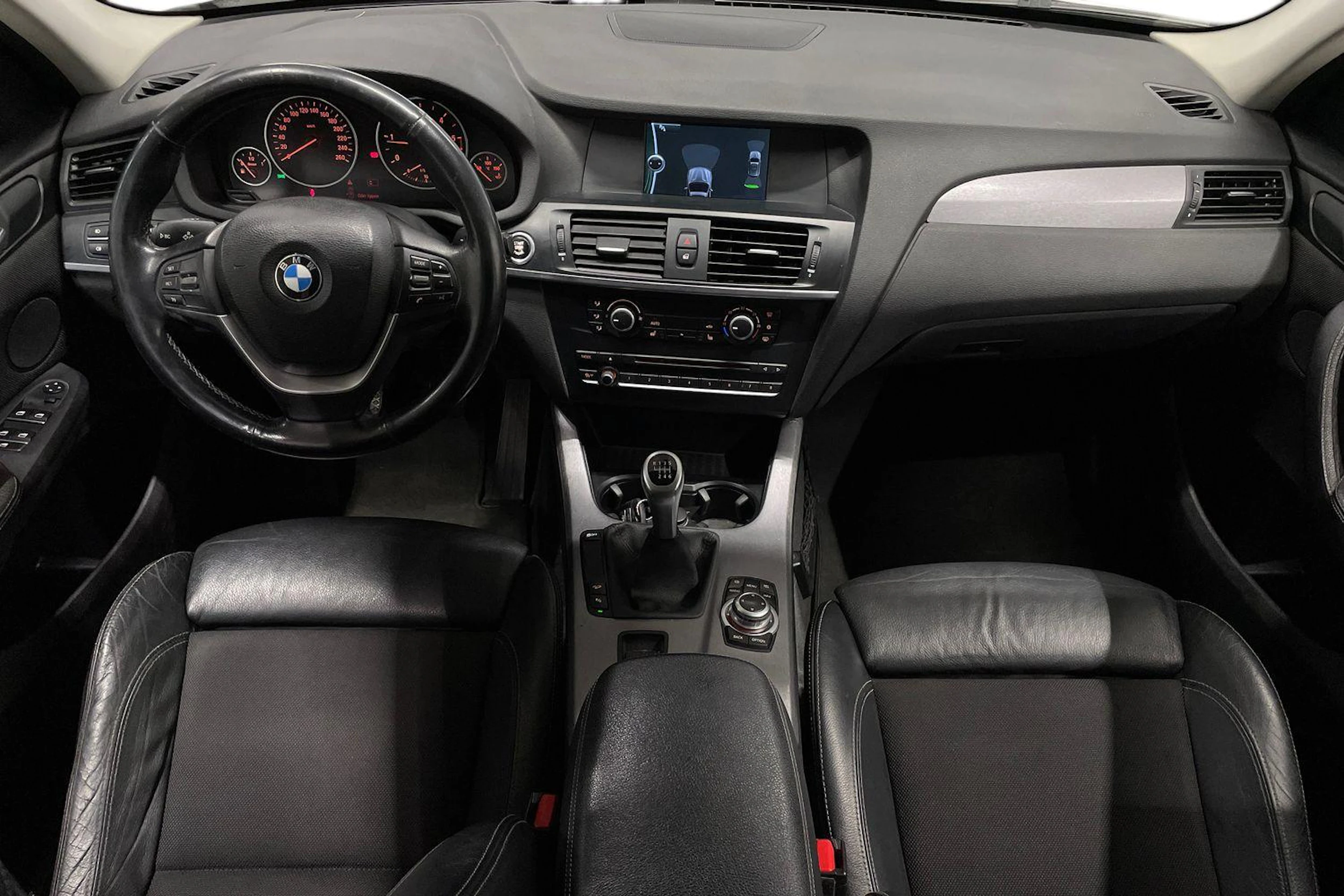 valkoinen BMW X3 2010 kuva 9.