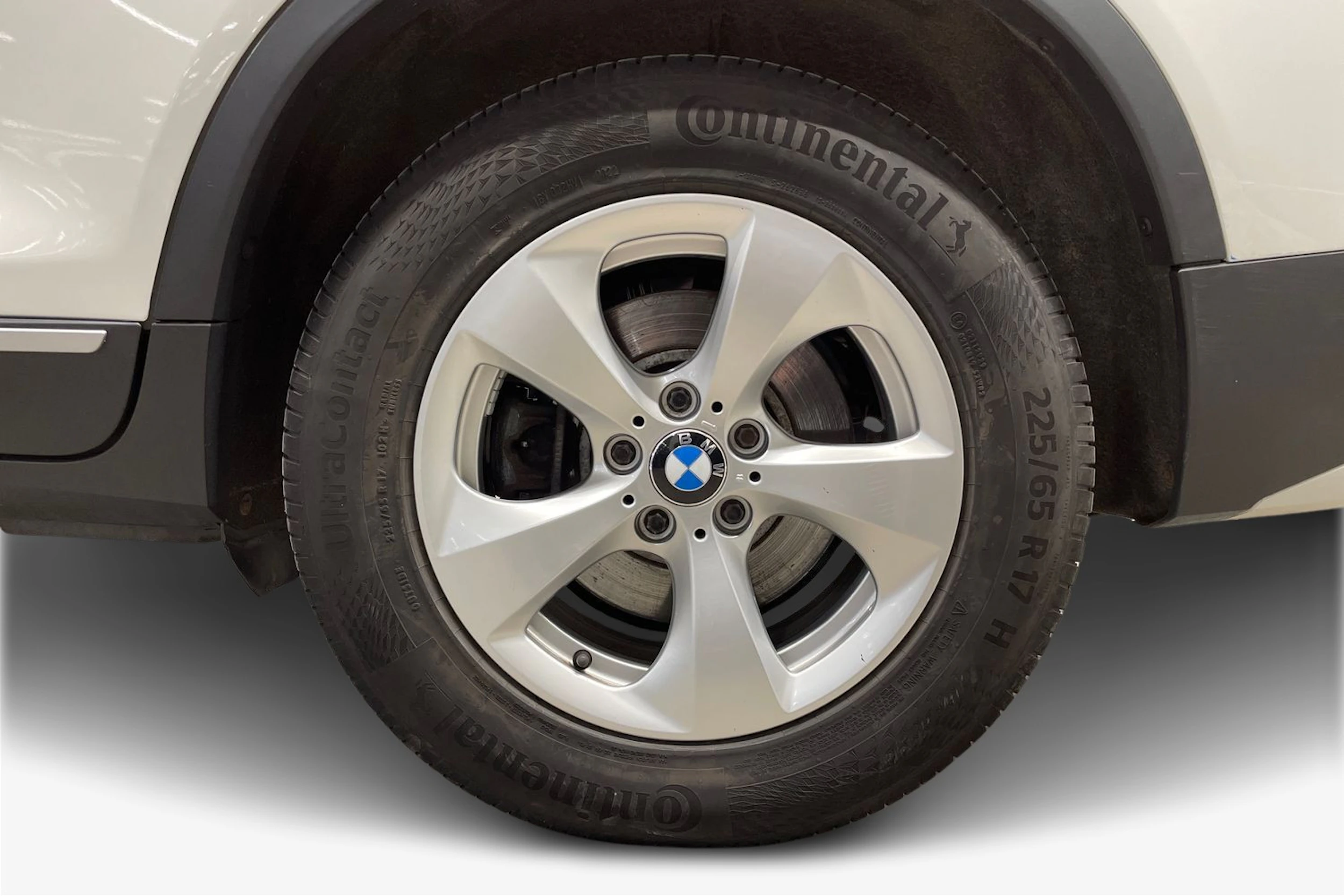 valkoinen BMW X3 2010 kuva 12.