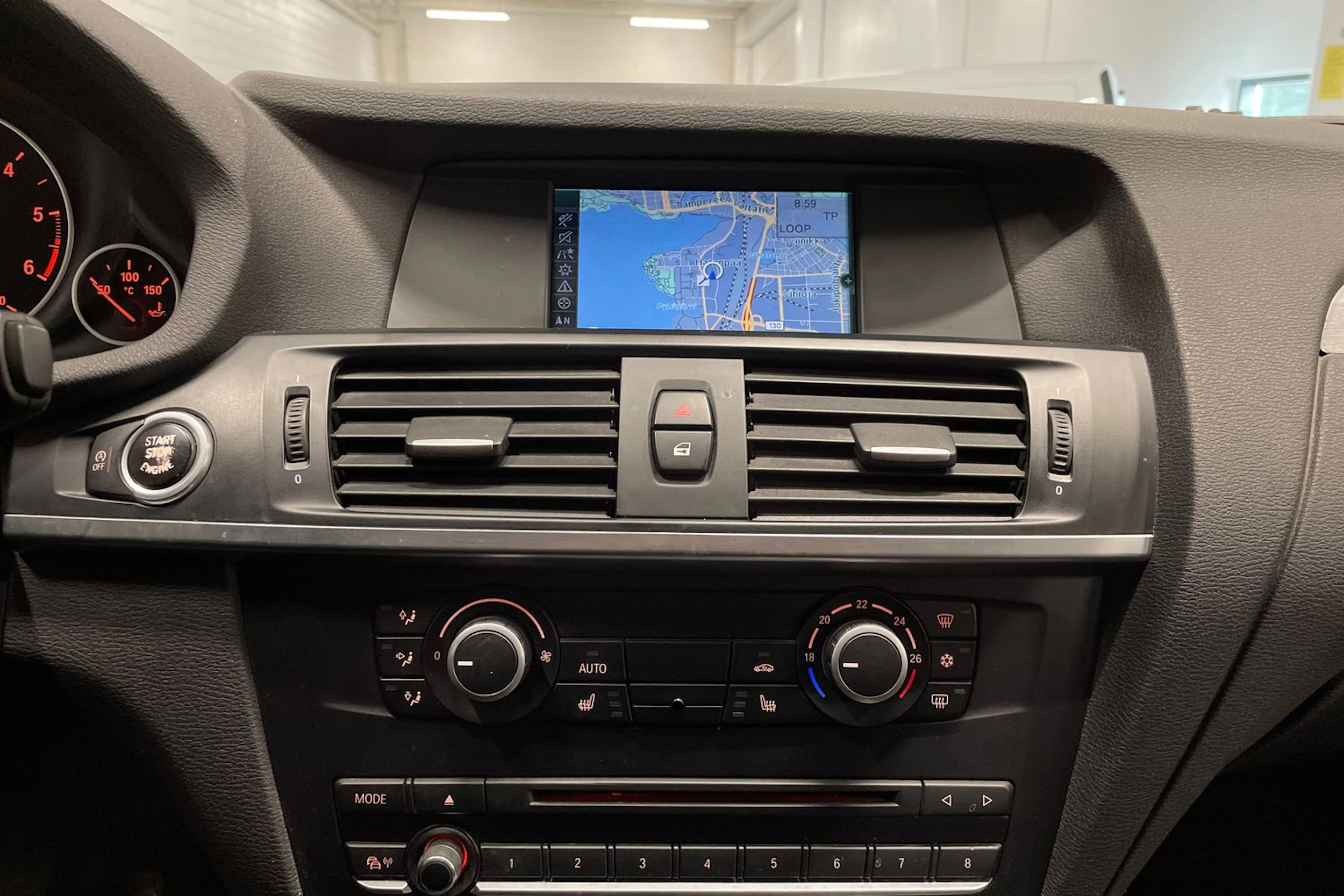 valkoinen BMW X3 2010 kuva 19.