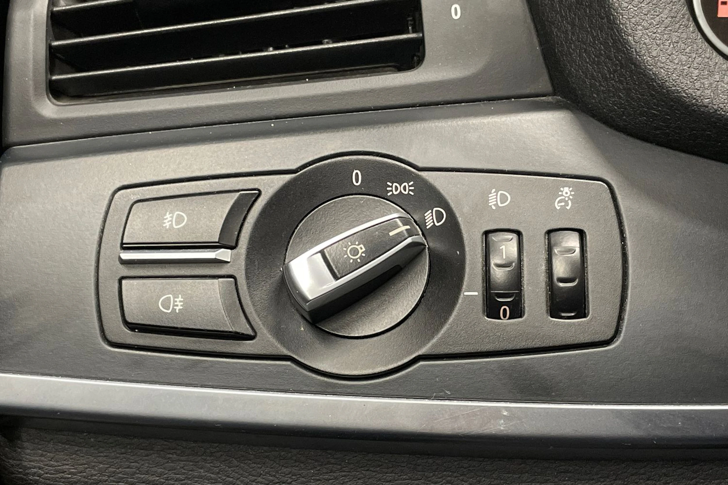 valkoinen BMW X3 2010 kuva 21.