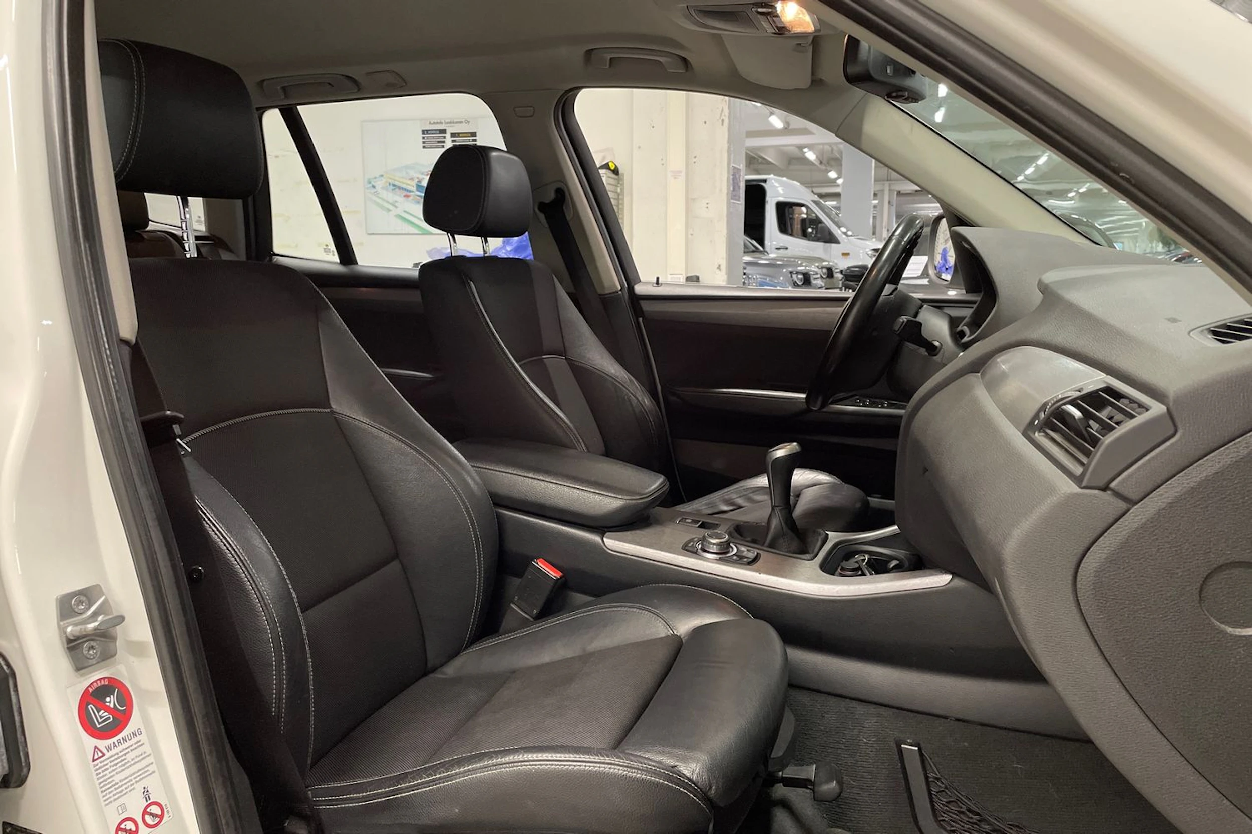 valkoinen BMW X3 2010 kuva 25.