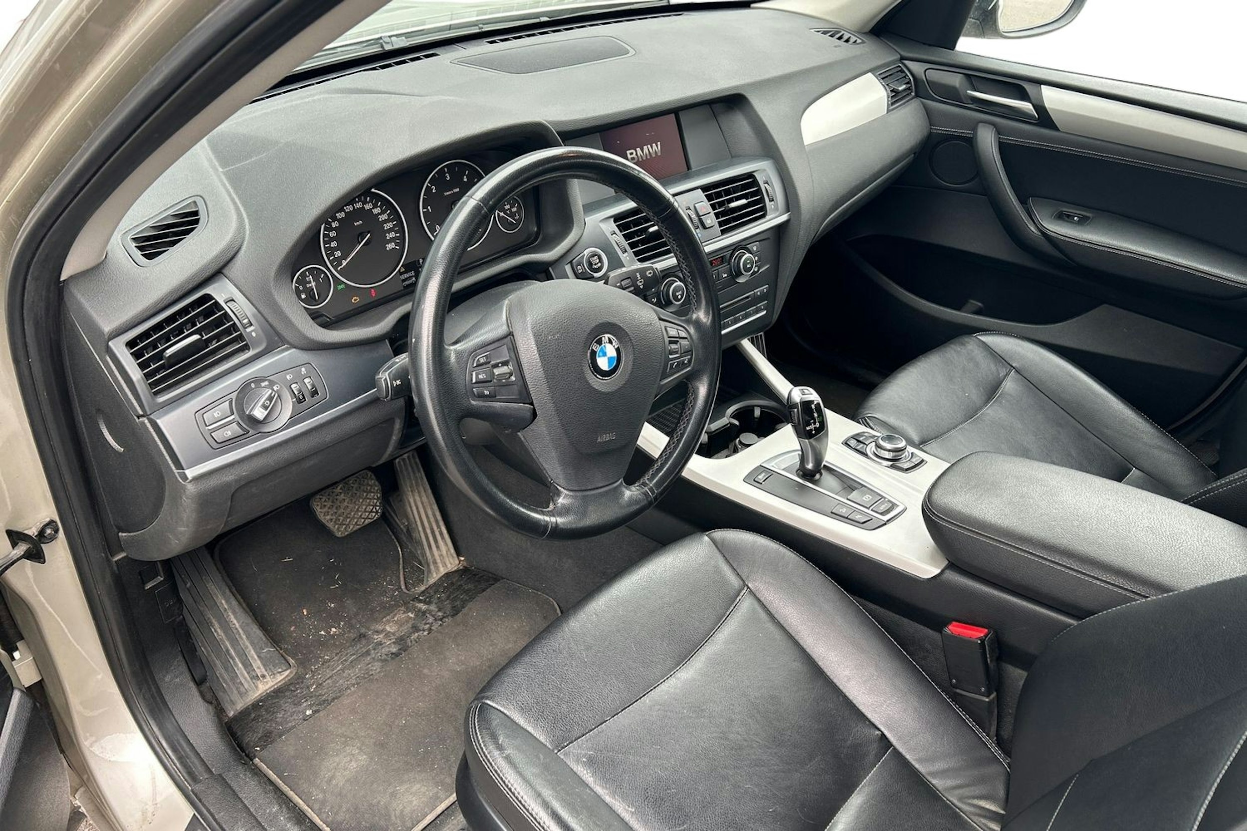 Harmaa BMW X3 2011 kuva 3.