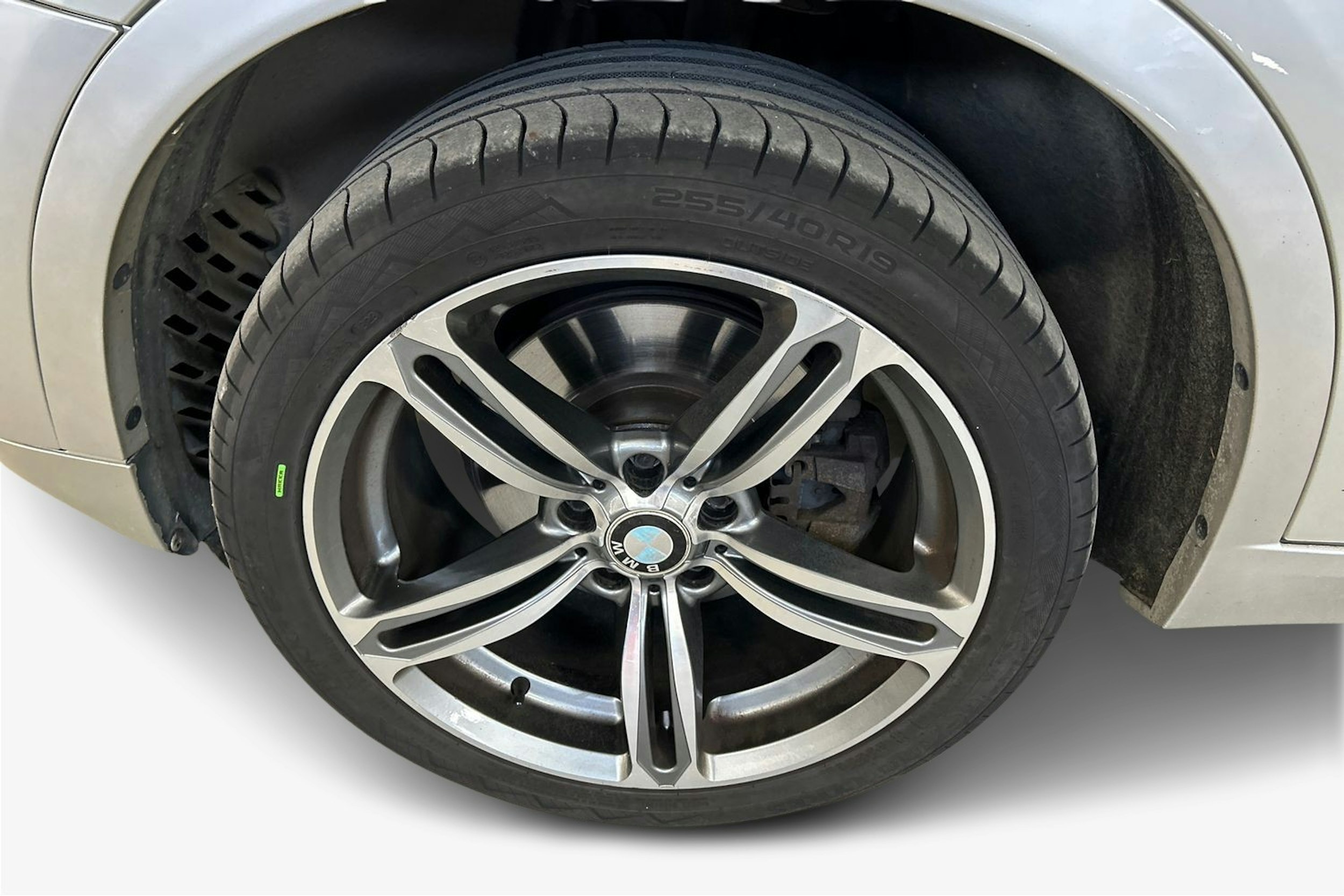 Harmaa BMW X3 2011 kuva 11.