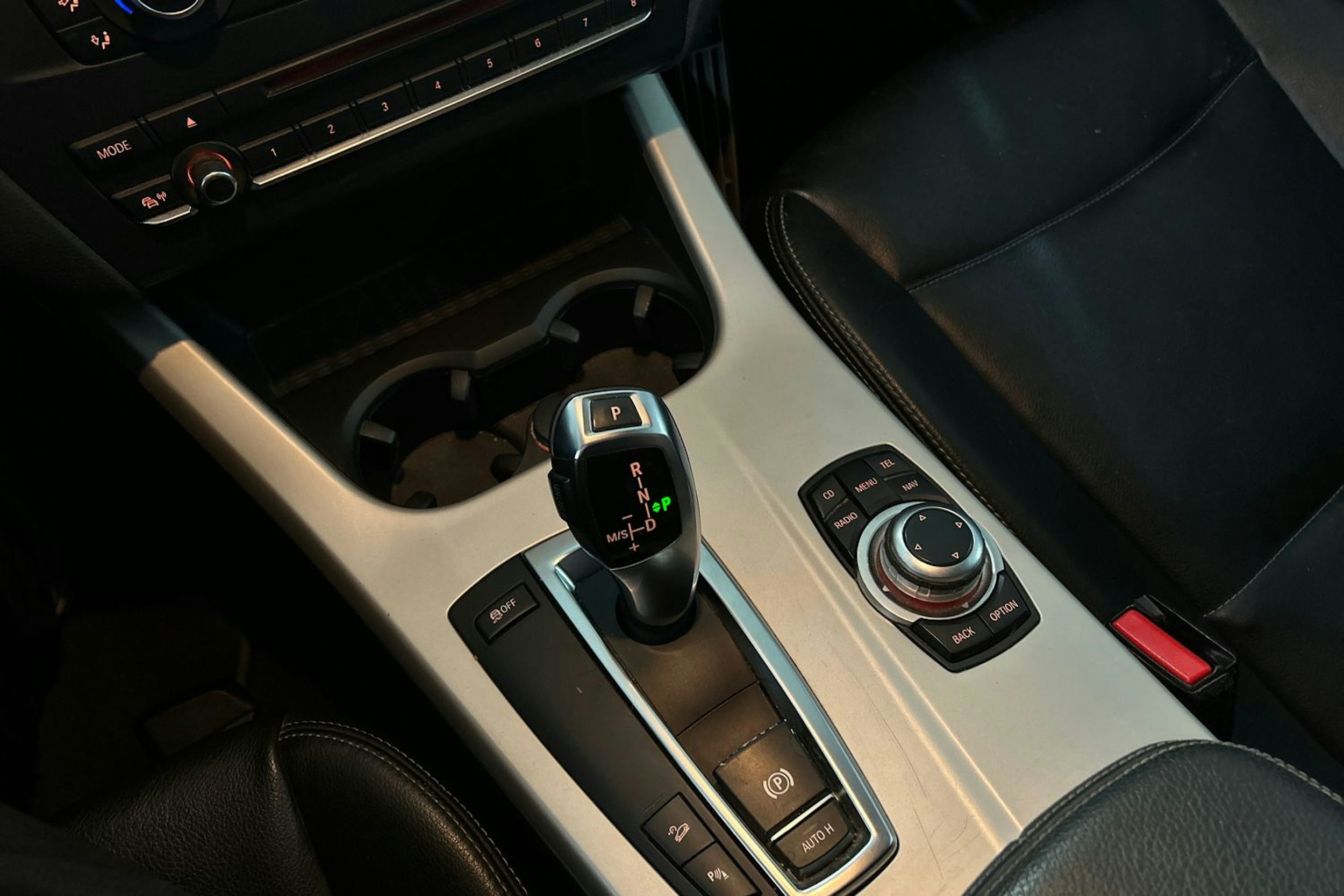 Harmaa BMW X3 2011 kuva 23.