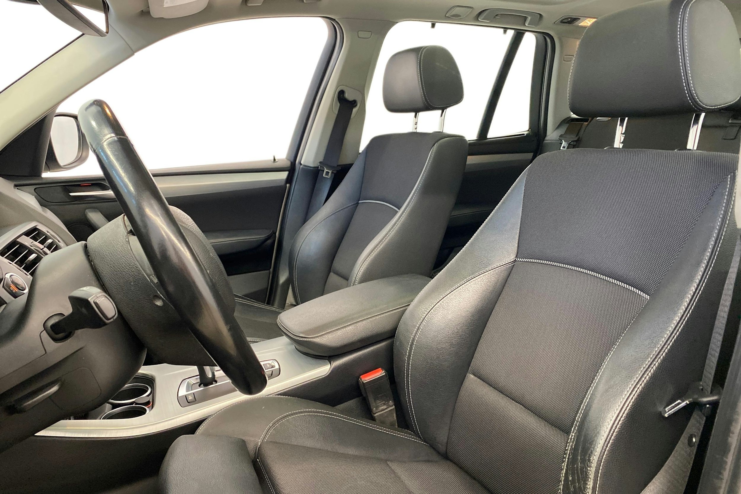 harmaa BMW X3 2011 kuva 11.