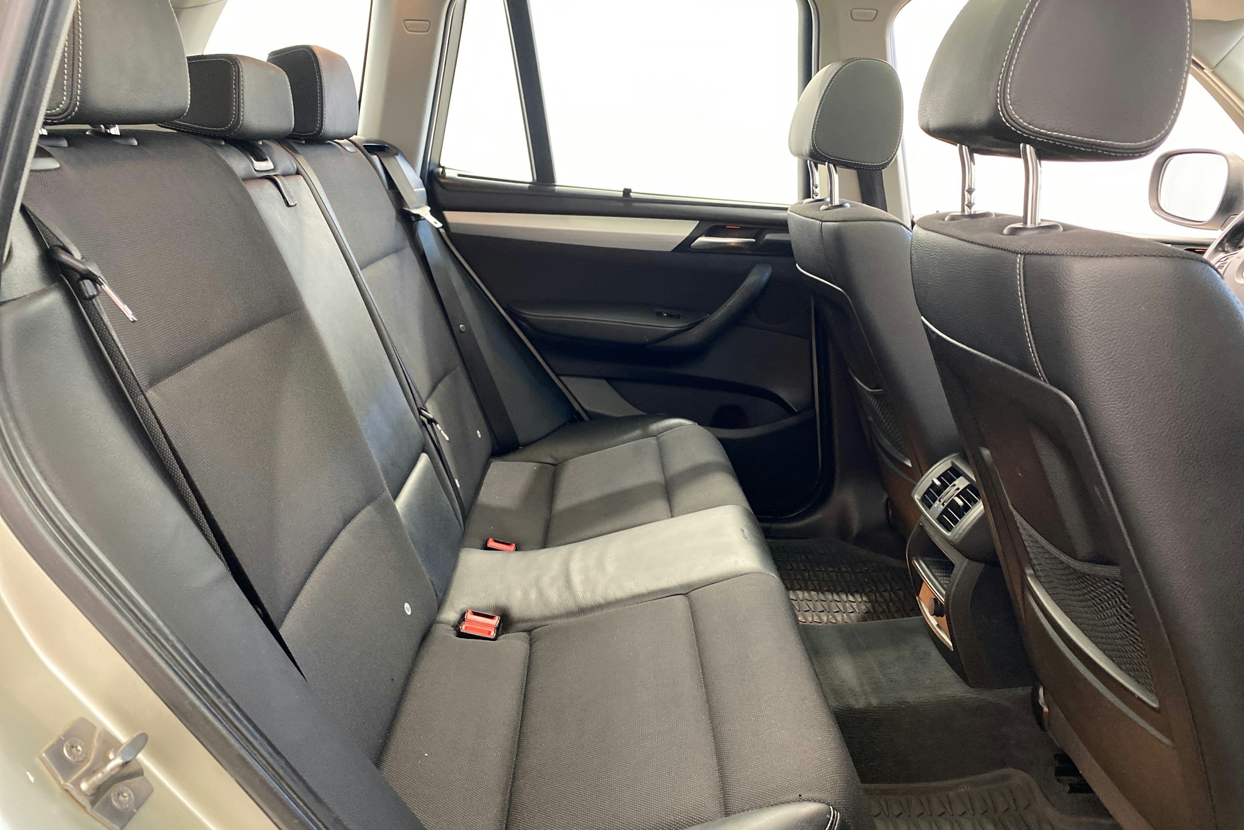 harmaa BMW X3 2011 kuva 14.