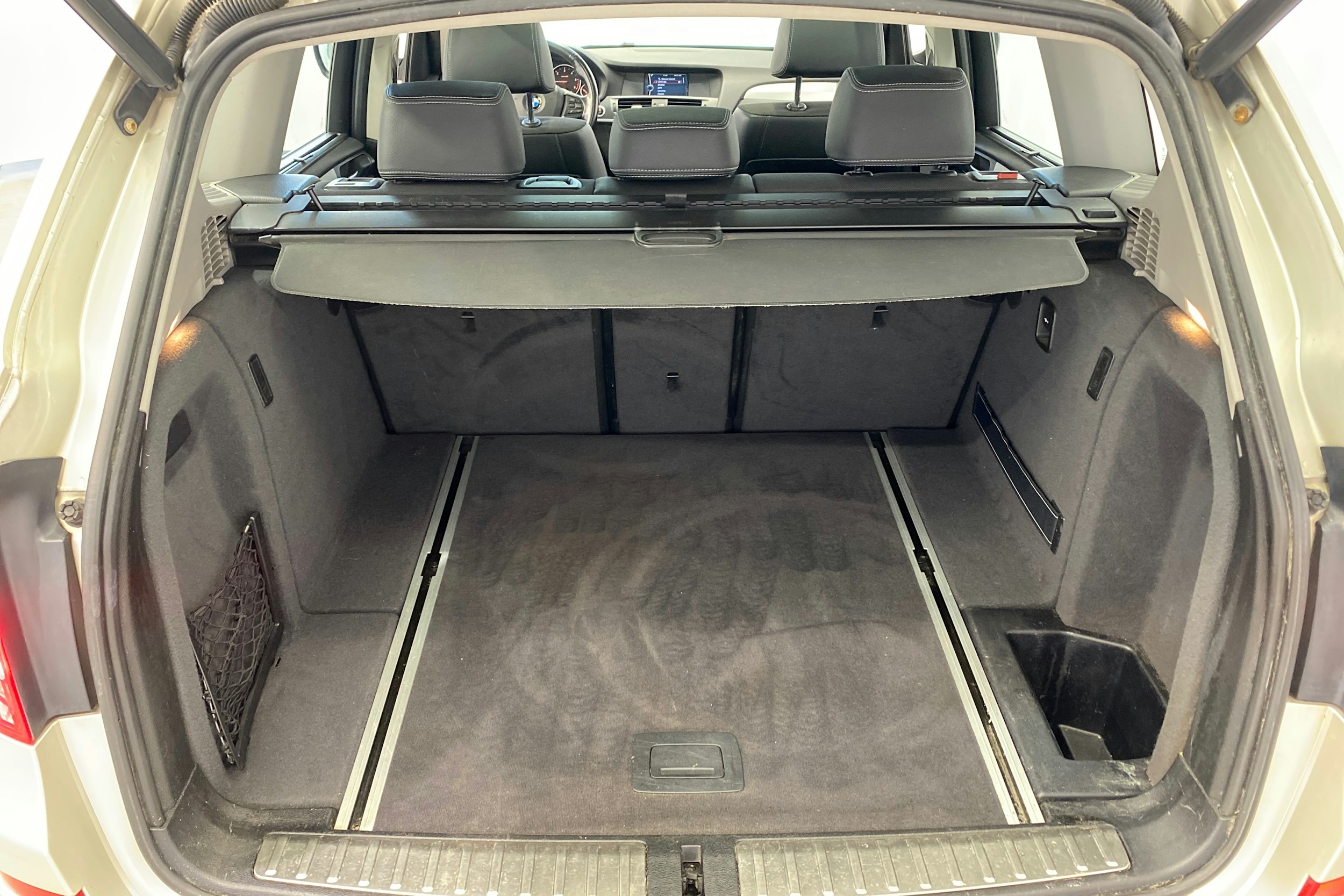 harmaa BMW X3 2011 kuva 16.