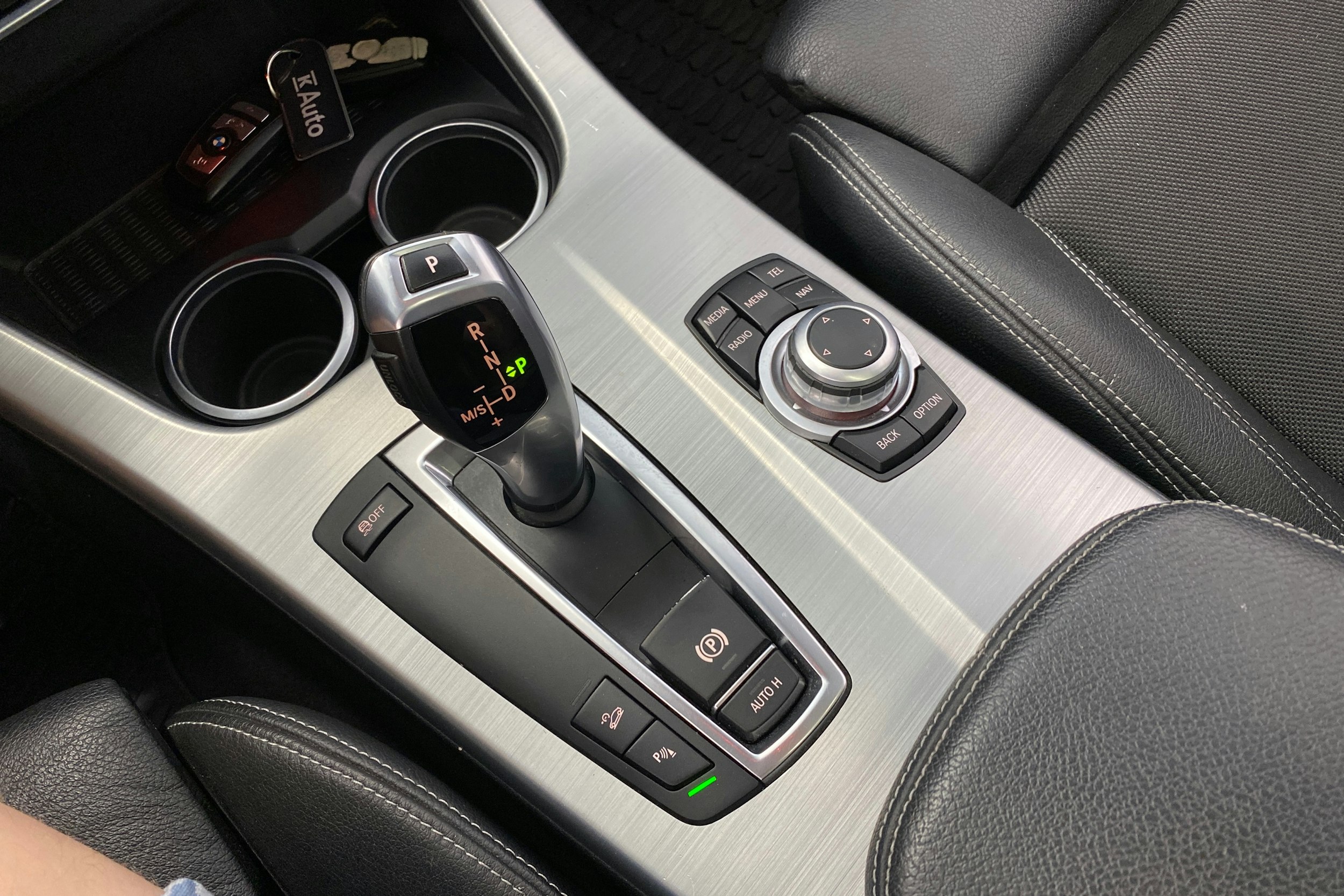 harmaa BMW X3 2011 kuva 26.