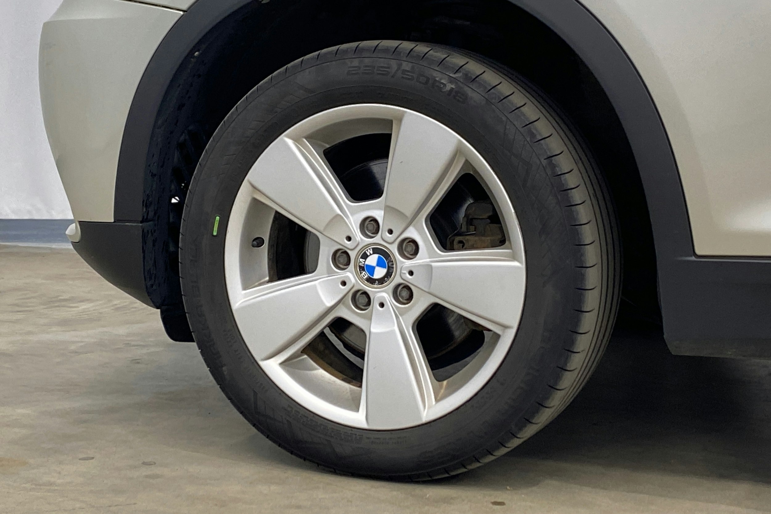 harmaa BMW X3 2011 kuva 32.