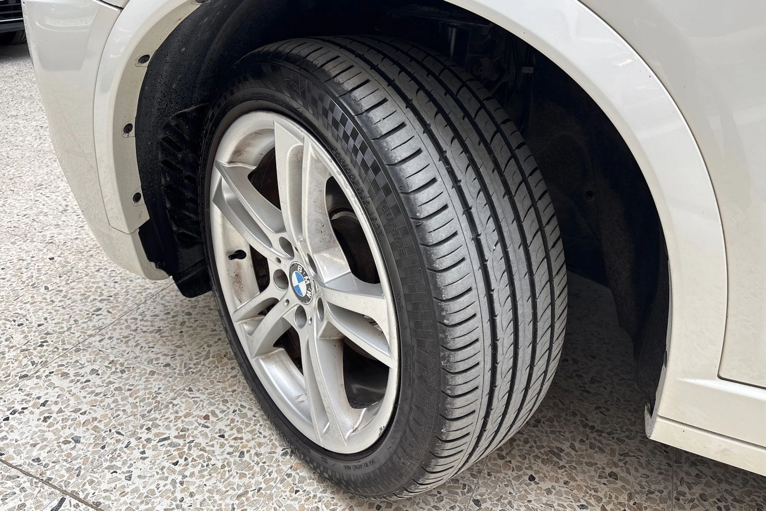 valkoinen BMW X3 2011 kuva 13.
