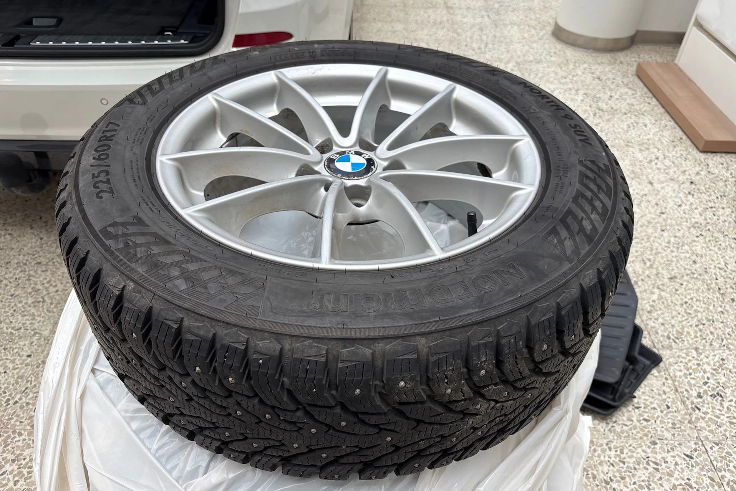 valkoinen BMW X3 2011 kuva 15.